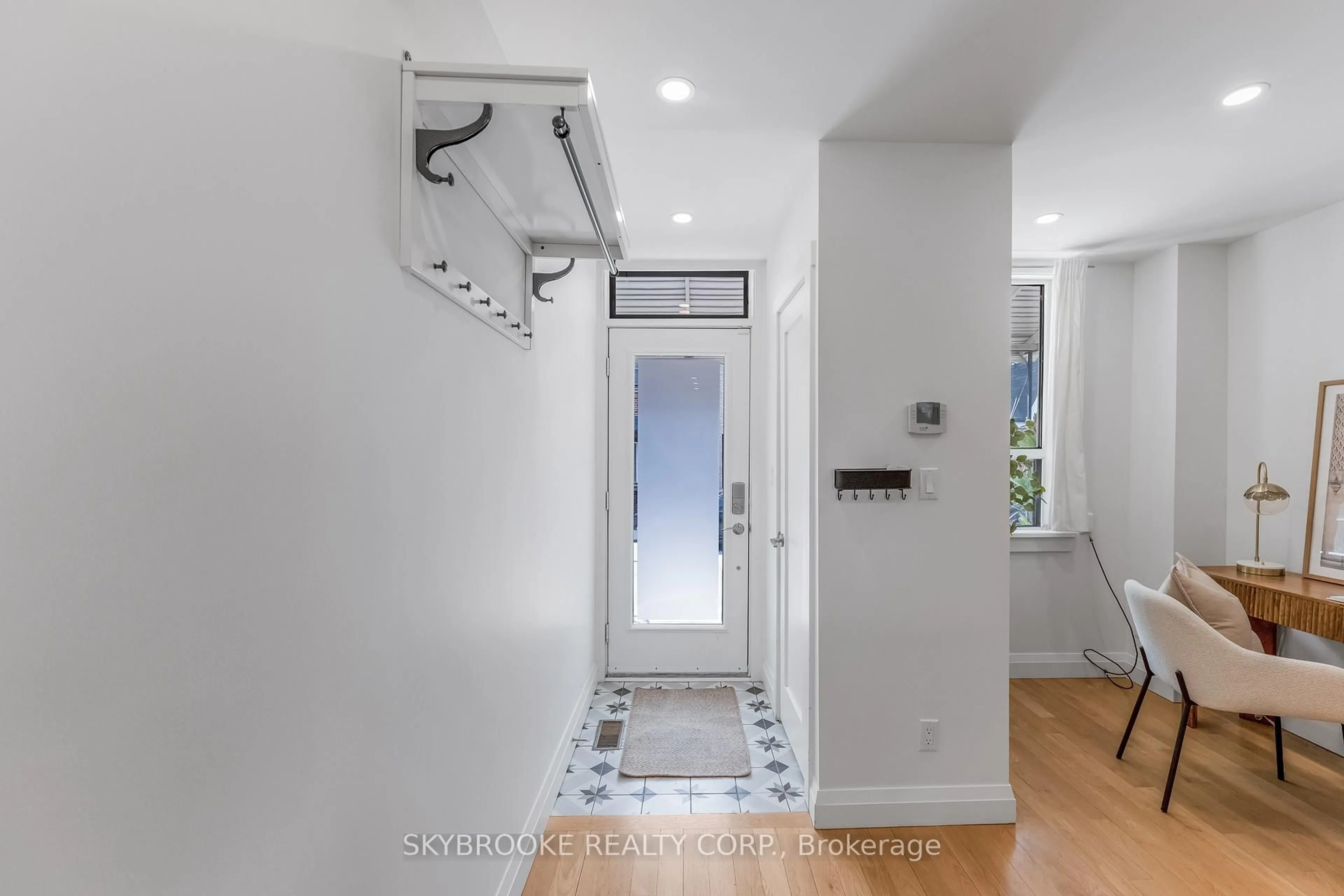 Indoor entryway for 14 Whitaker Ave, Toronto Ontario M6J 1A1