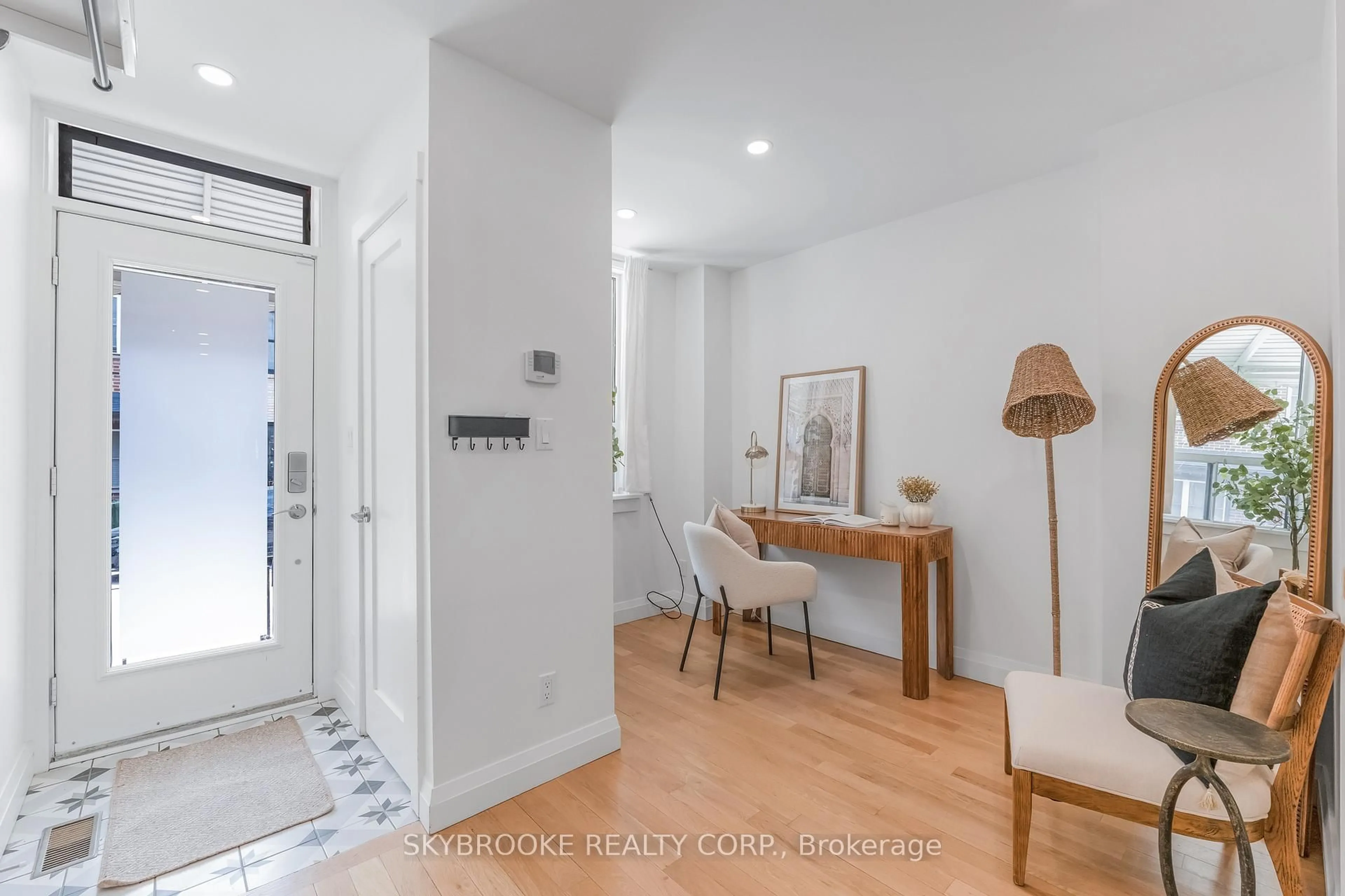 Indoor entryway for 14 Whitaker Ave, Toronto Ontario M6J 1A1