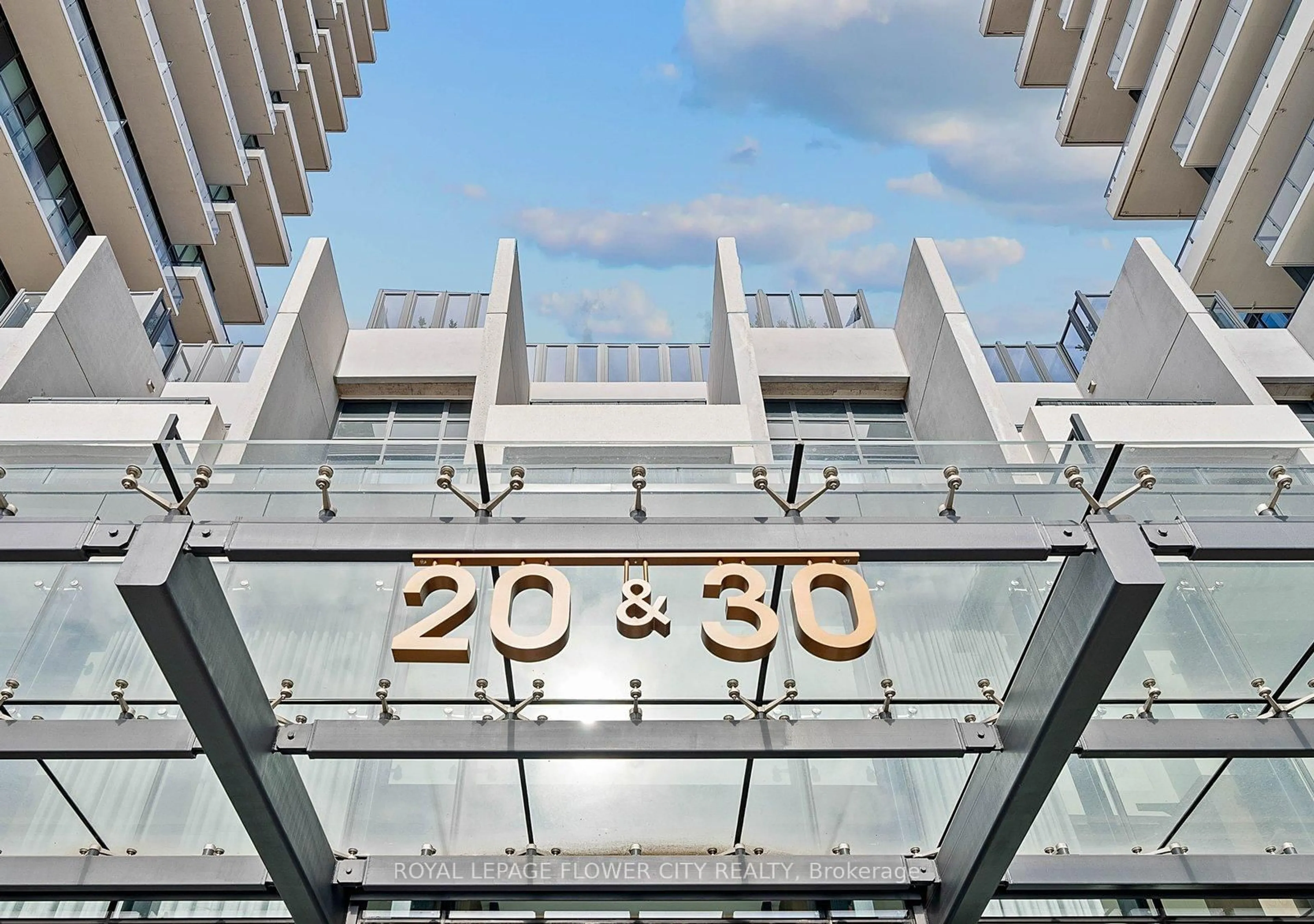 Indoor foyer for 20 Inn On The Park Dr #938, Toronto Ontario M3C 0P8