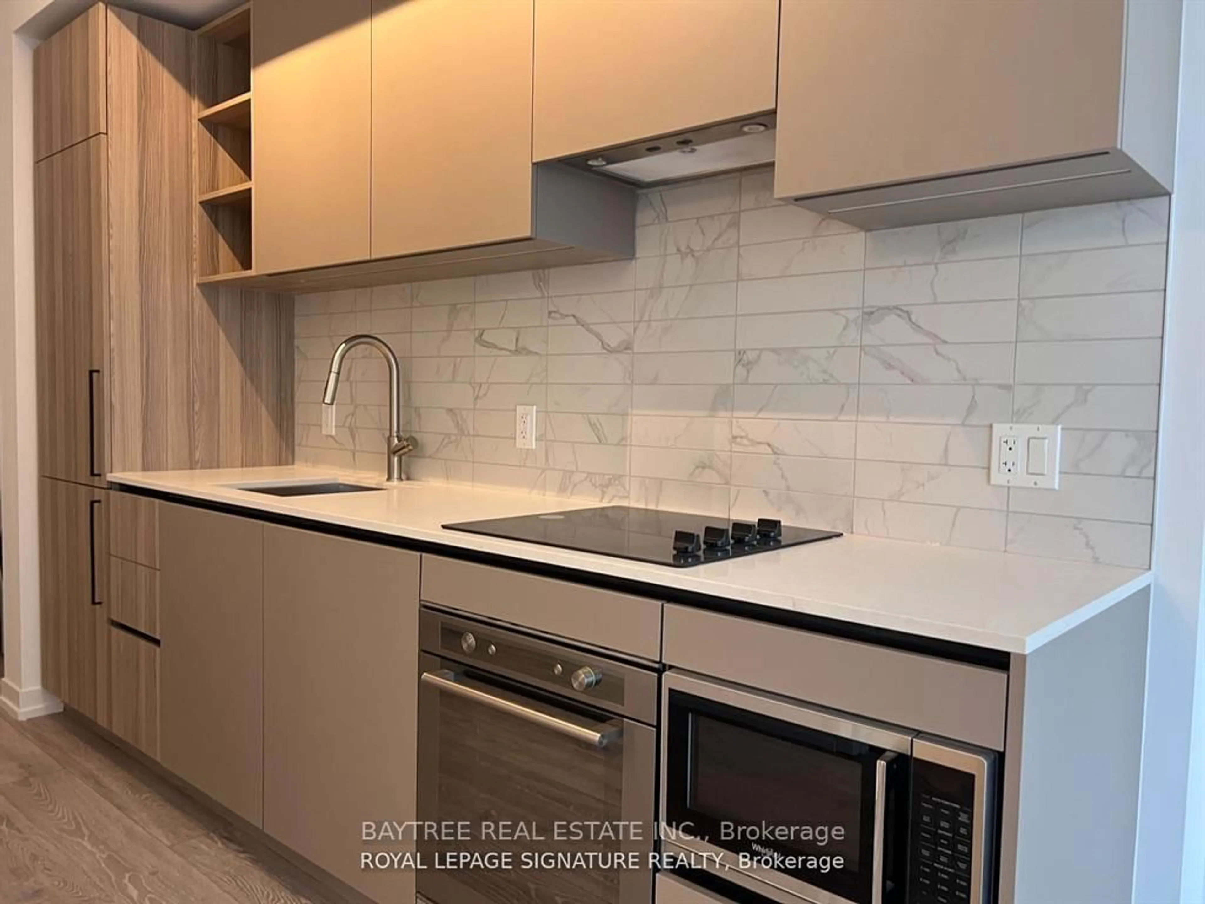 Standard kitchen, ceramic/tile floor for 55 Mercer St #3610, Toronto Ontario M5V 0W4