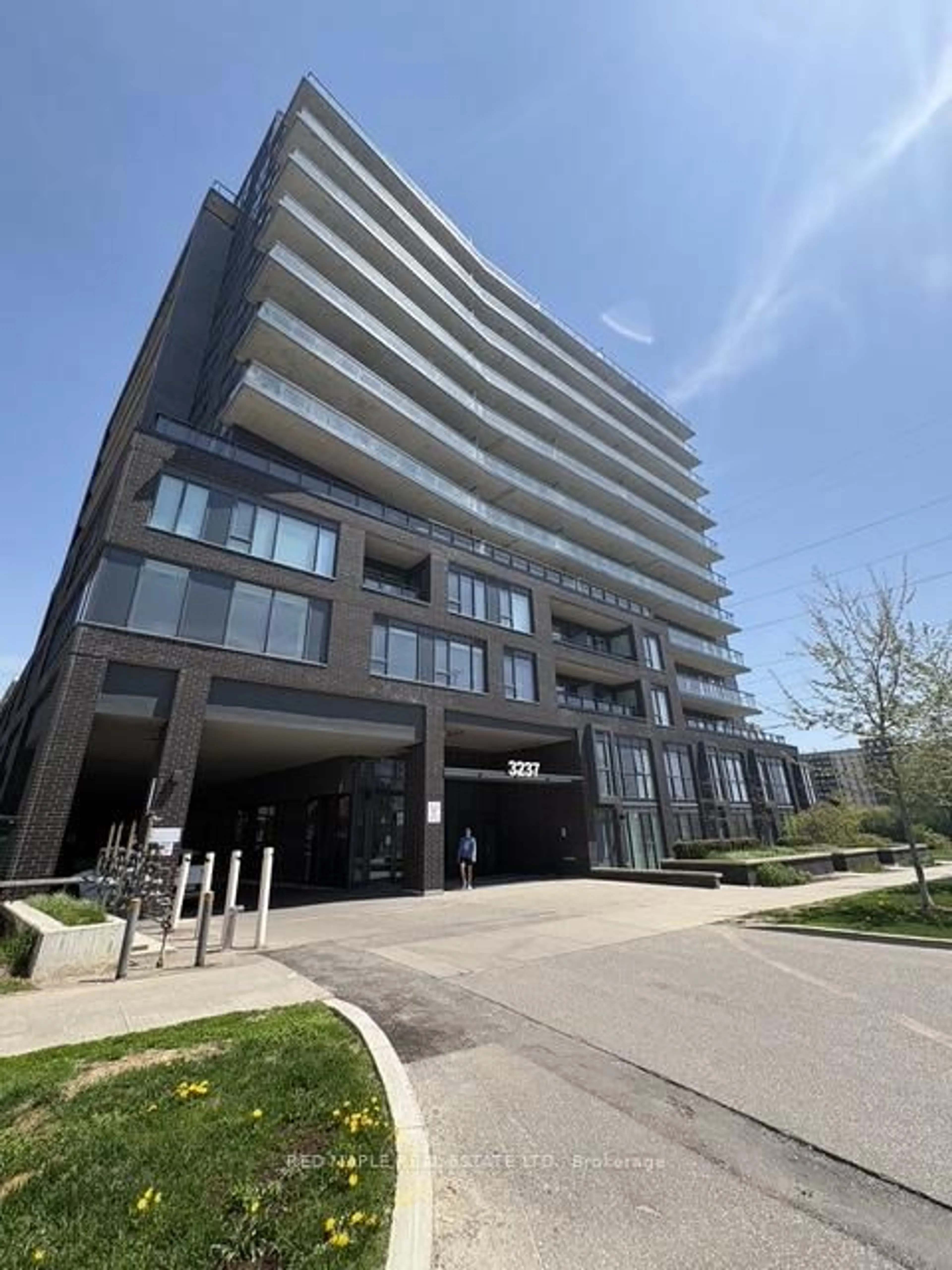 Indoor foyer for 3237 Bayview Ave #907, Toronto Ontario M2K 2N4