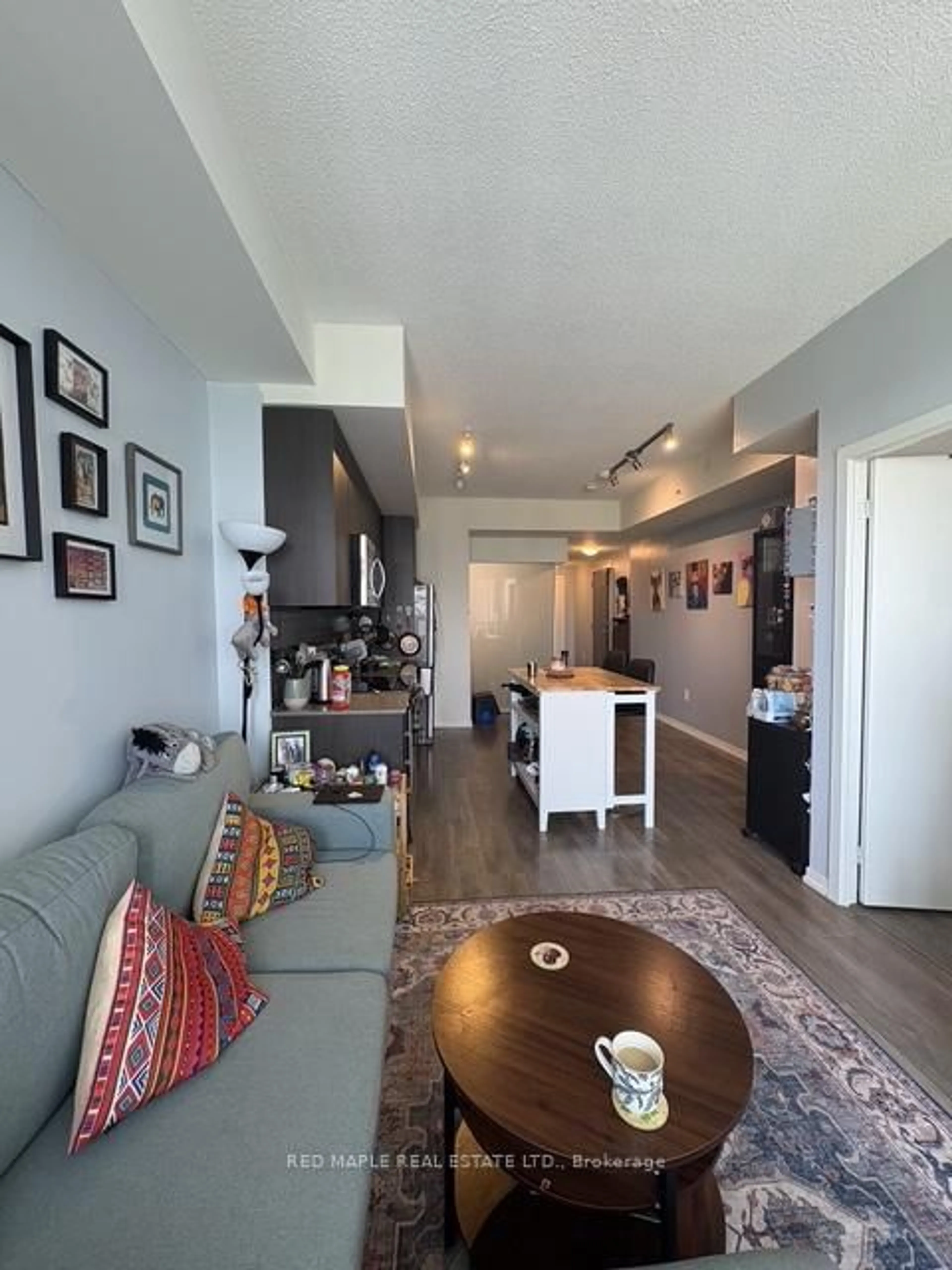 Living room with furniture, unknown for 3237 Bayview Ave #907, Toronto Ontario M2K 2N4