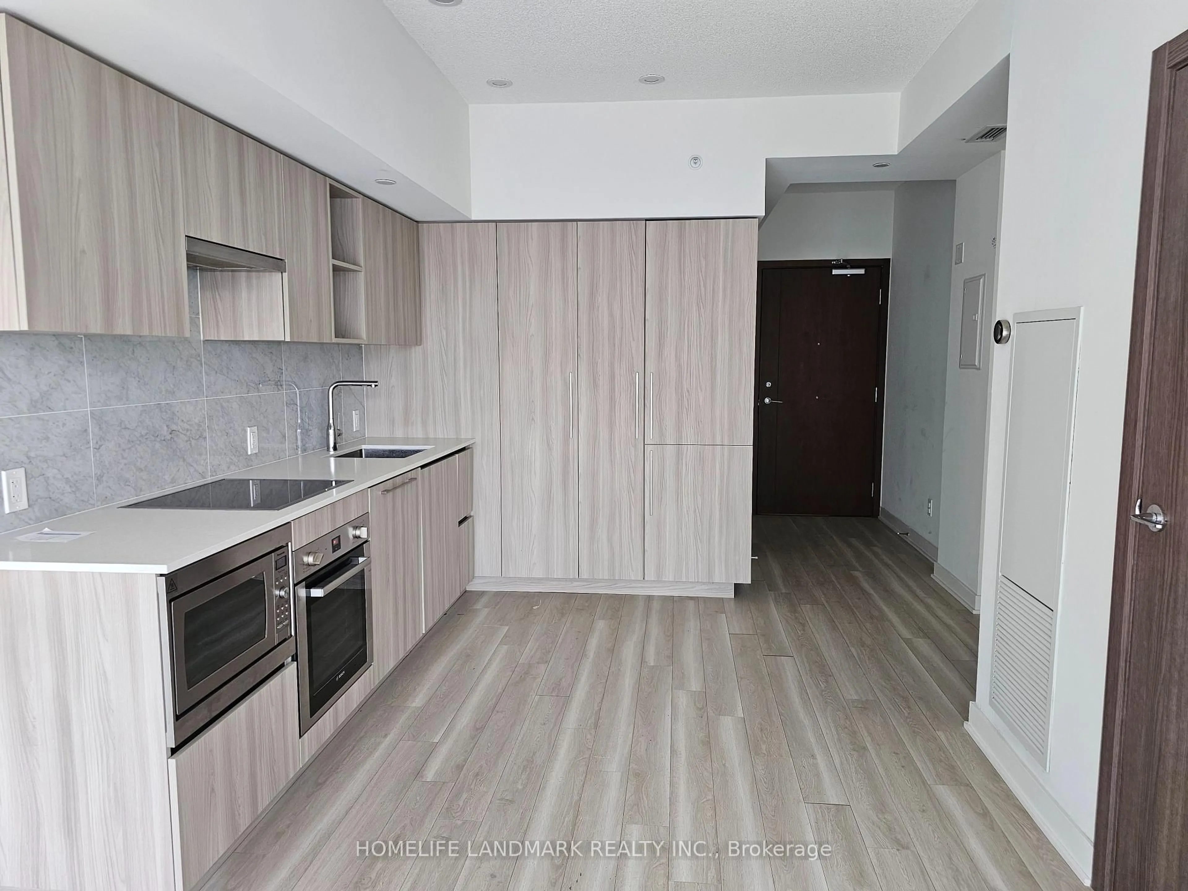 Standard kitchen, wood/laminate floor for 19 Bathurst St #2901, Toronto Ontario M5V 0N2