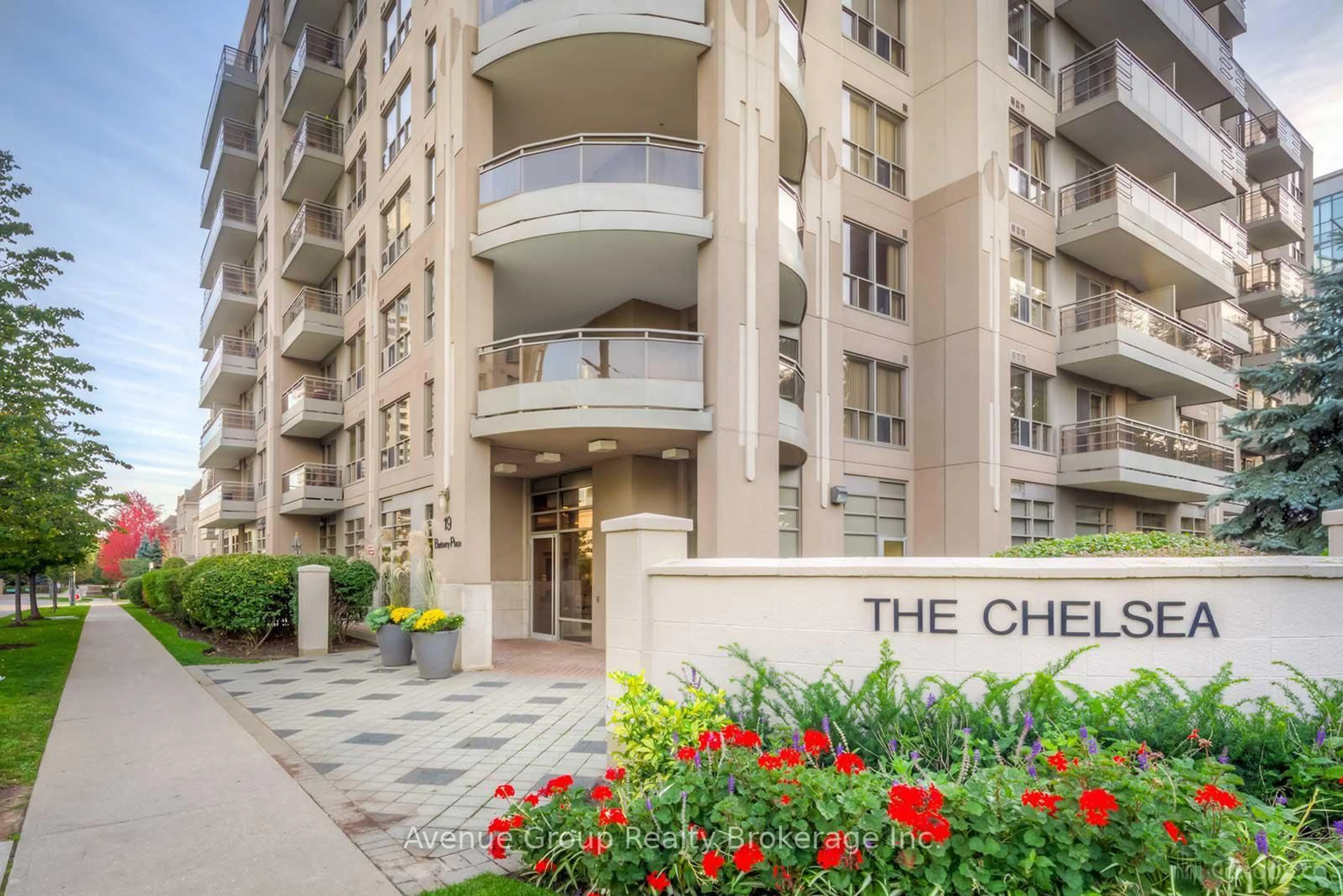 Patio, street for 19 Barberry Pl #313, Toronto Ontario M2K 3E3