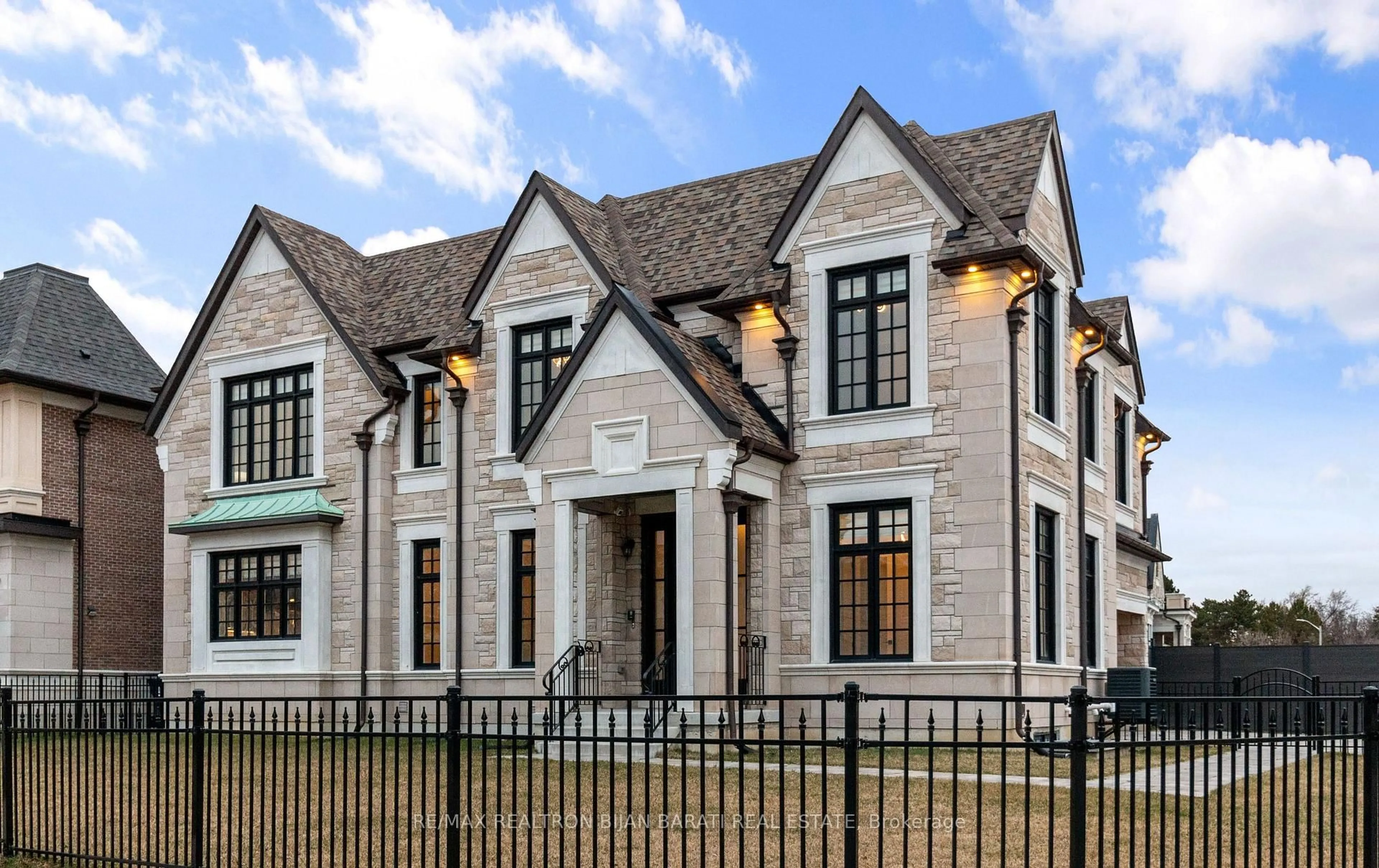 Home with brick exterior material, street for 29 Ballyconnor Crt, Toronto Ontario M2M 4C6