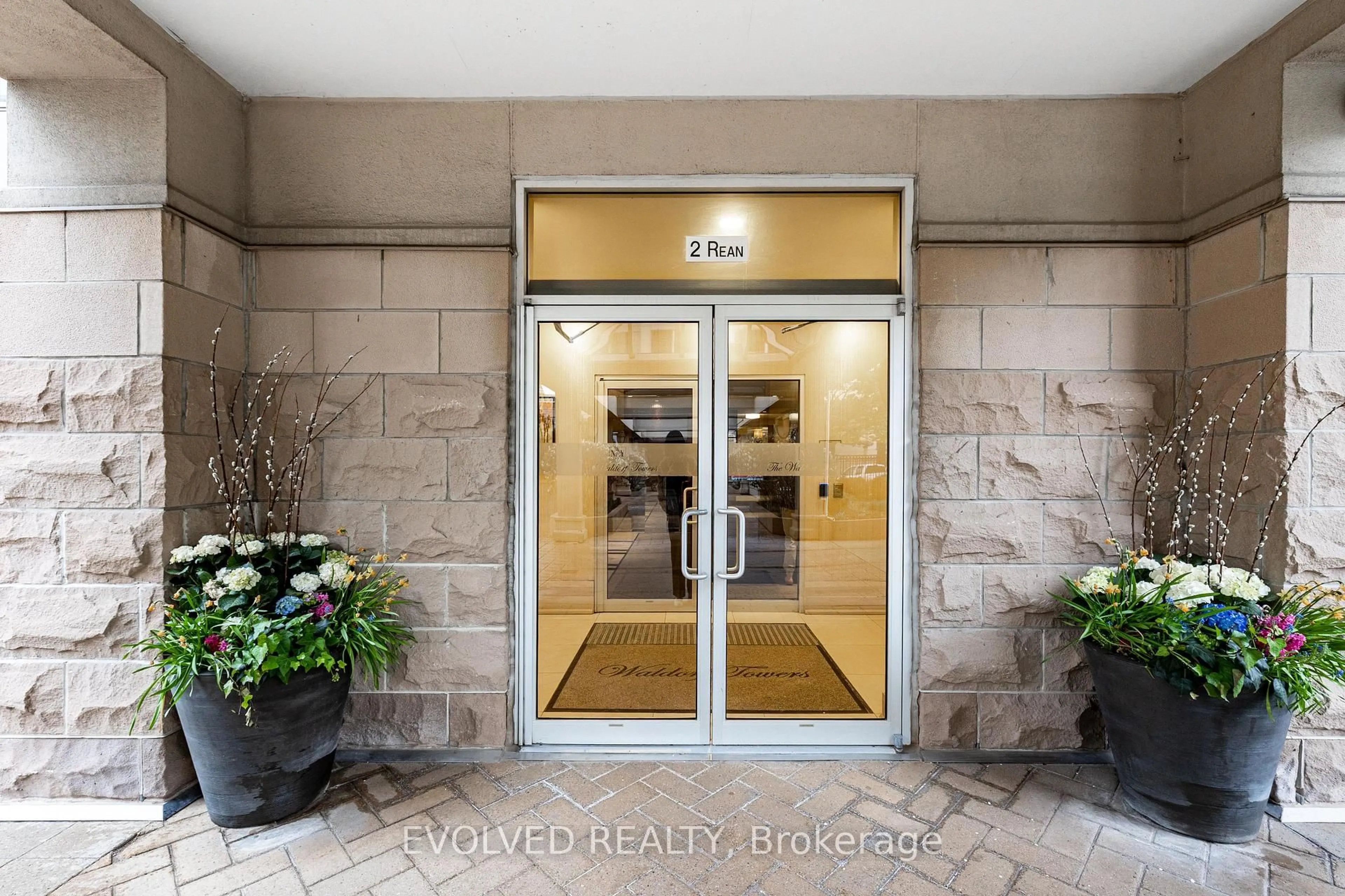 Indoor entryway for 2 Rean Dr #2008, Toronto Ontario M2K 3B8