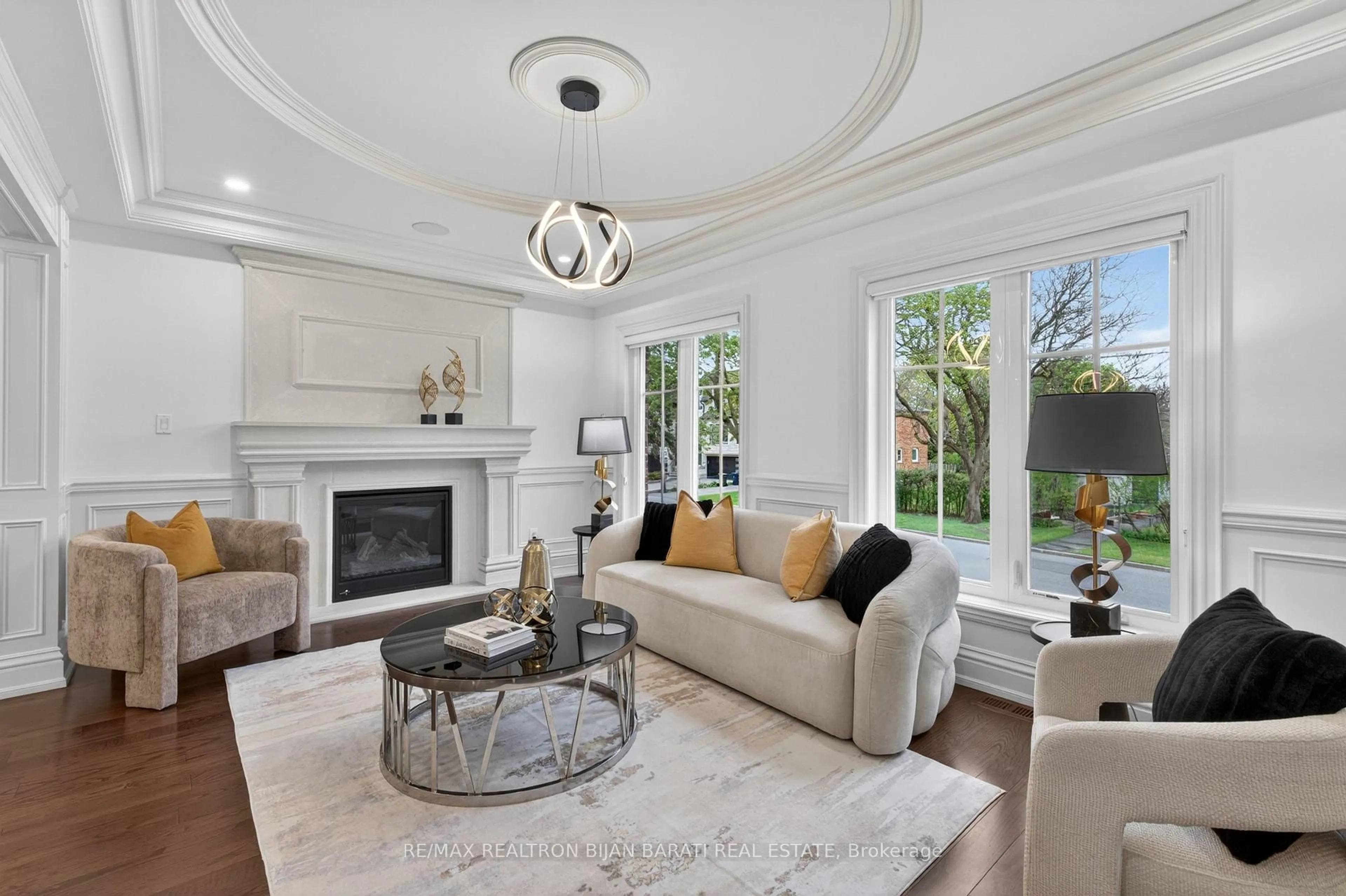 Living room with furniture, unknown for 122 Holmes Ave, Toronto Ontario M2N 4M6