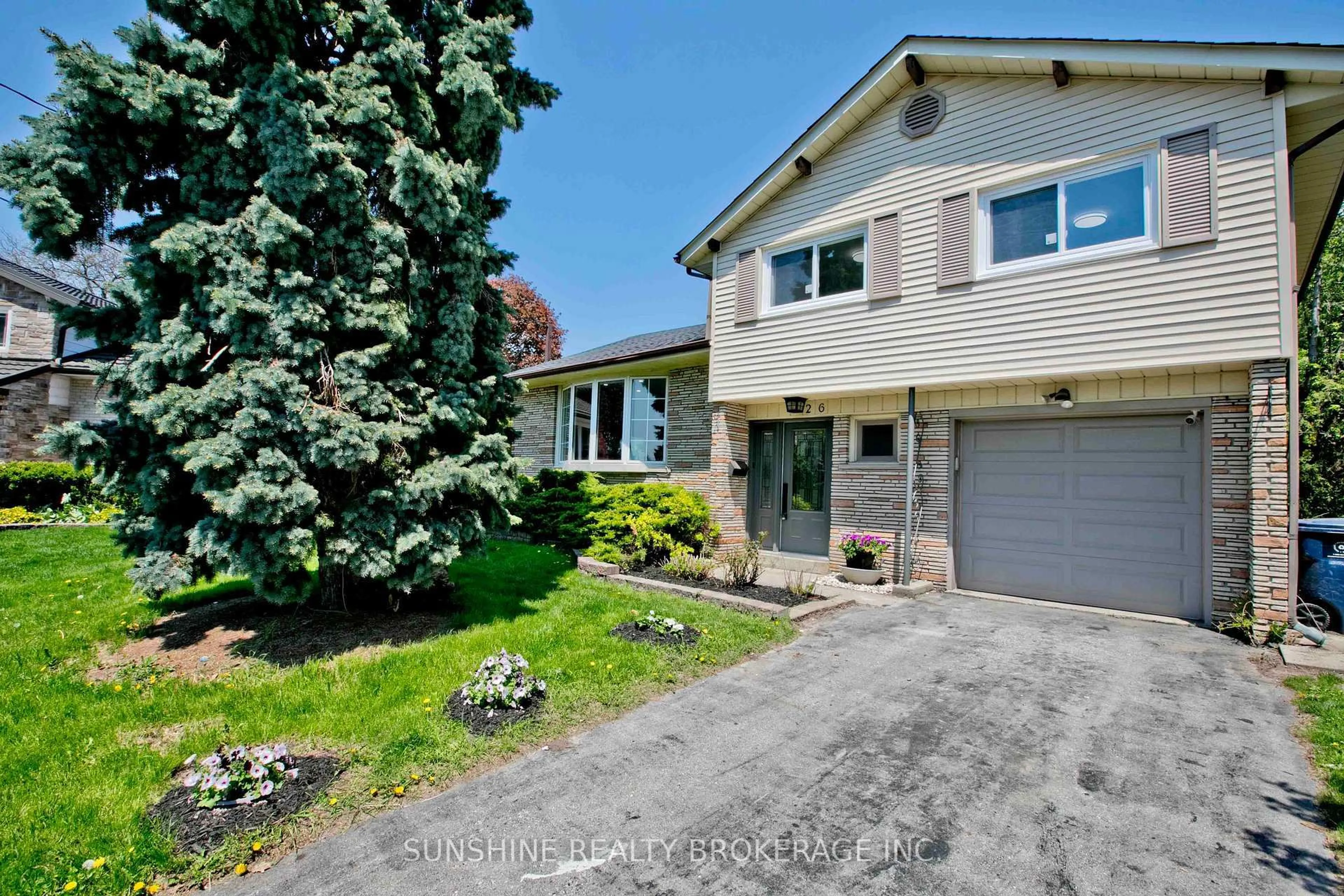 Home with vinyl exterior material, street for 26 Lantana Crt, Toronto Ontario M4A 2H8
