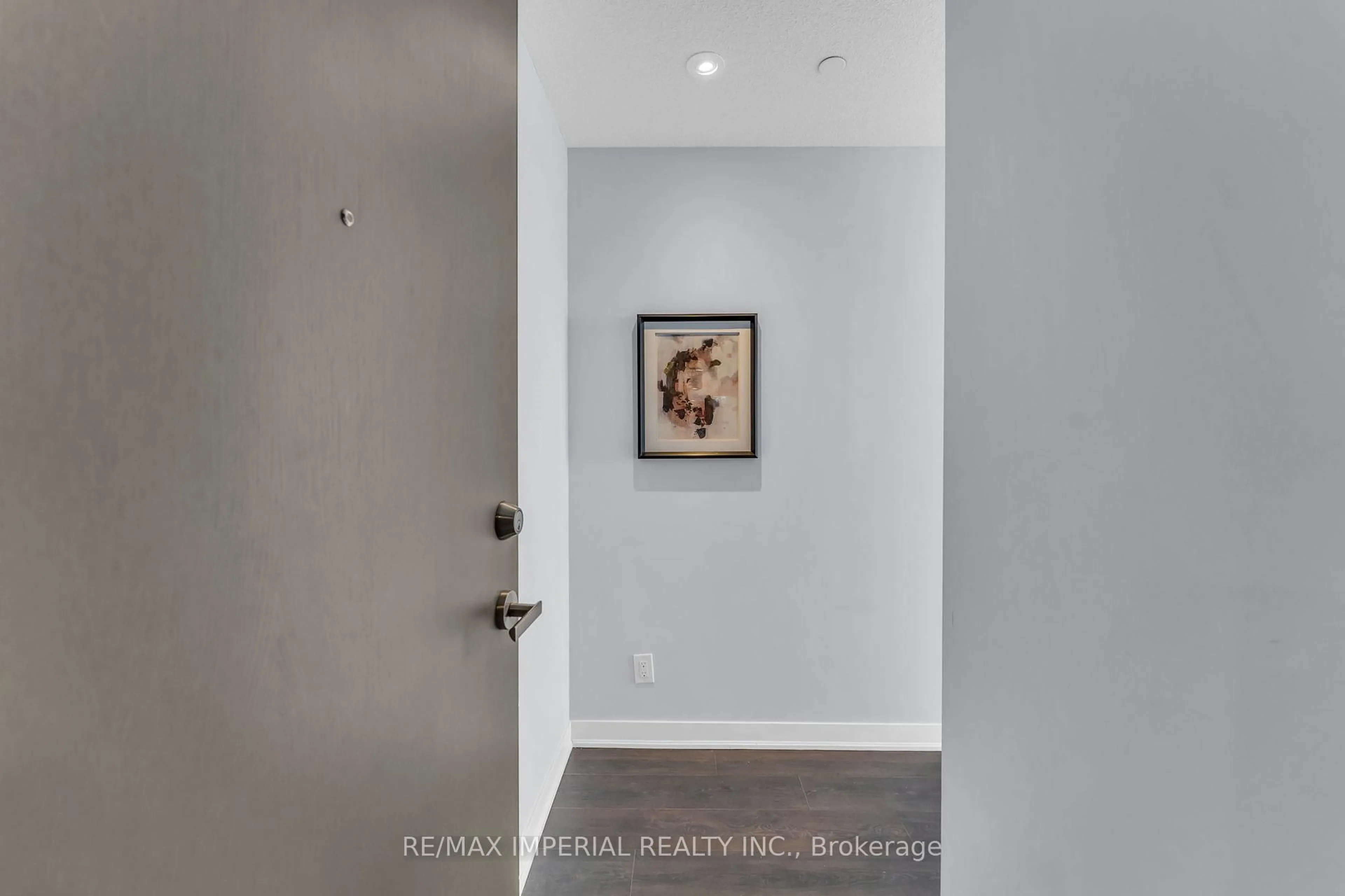 Indoor entryway for 88 Harbour St #6007, Toronto Ontario M5J 0C3