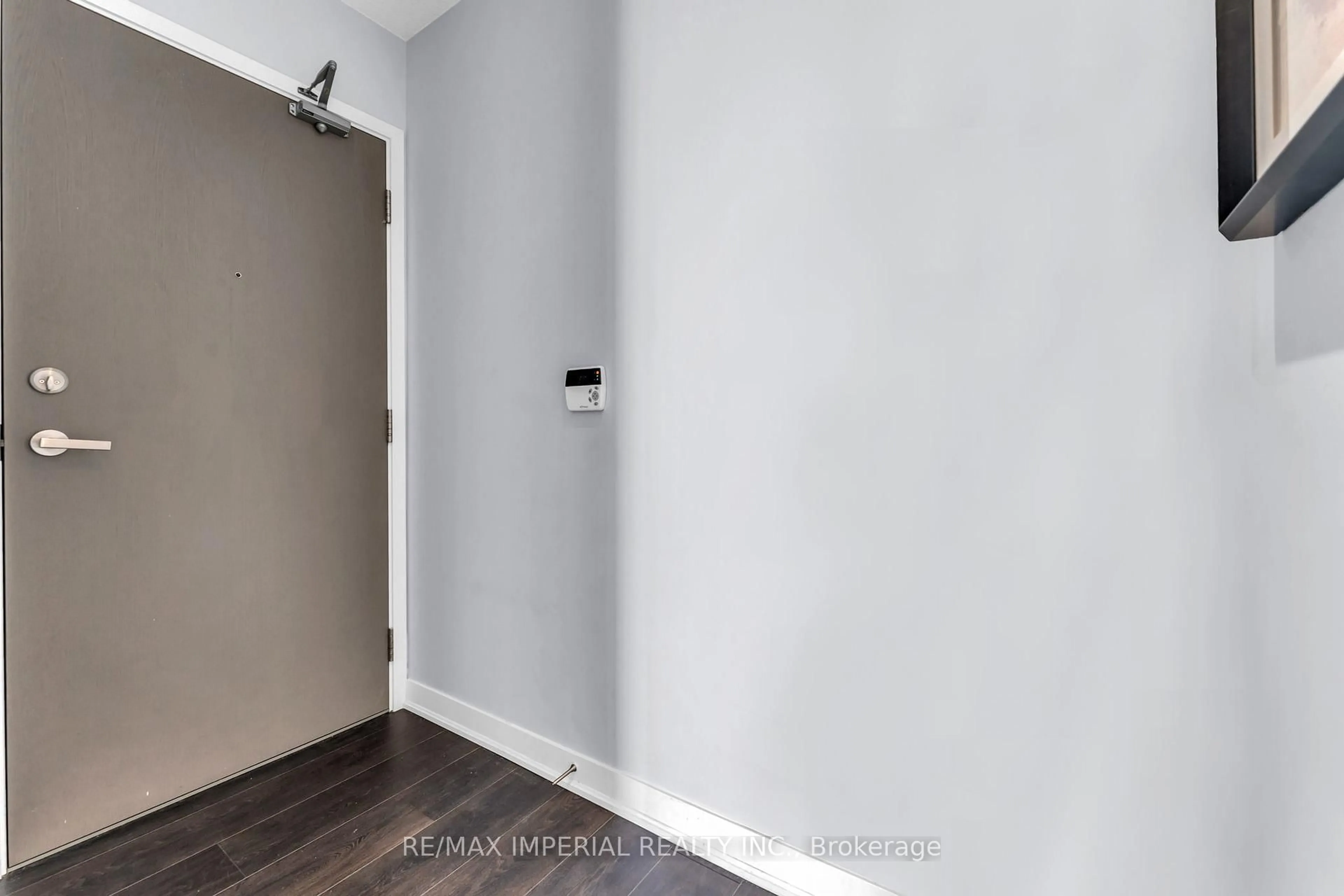Indoor entryway for 88 Harbour St #6007, Toronto Ontario M5J 0C3