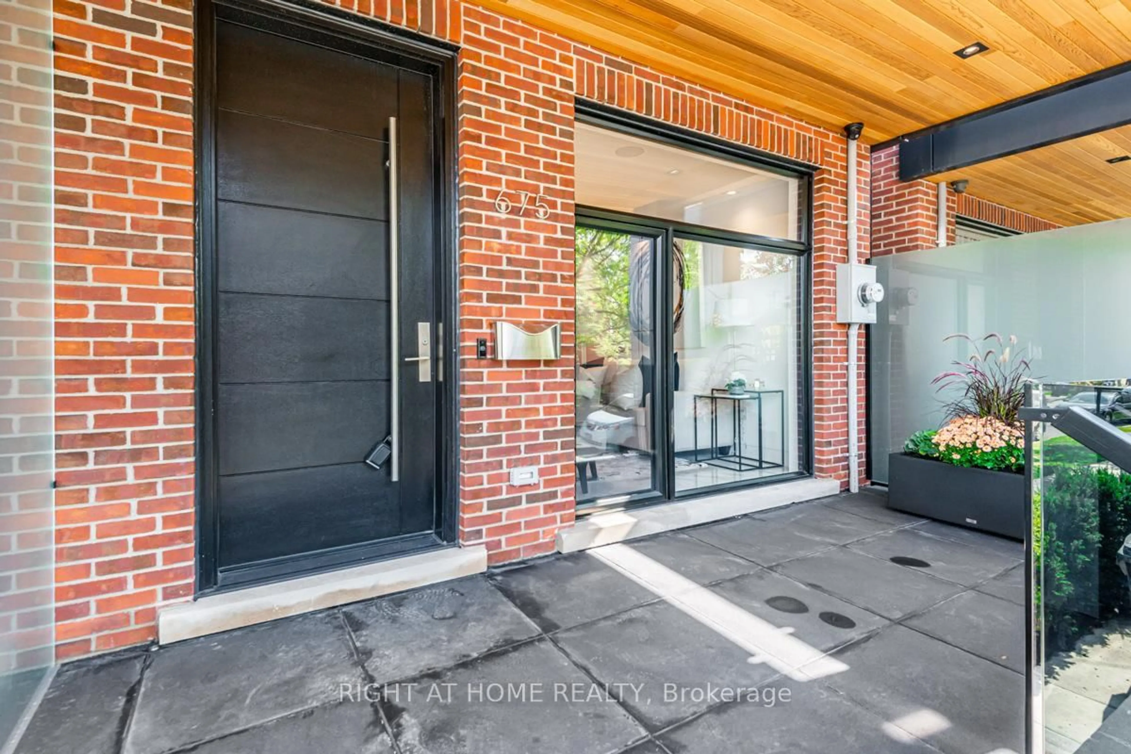 Home with brick exterior material, street for 675 Huron St, Toronto Ontario M5R 2R8