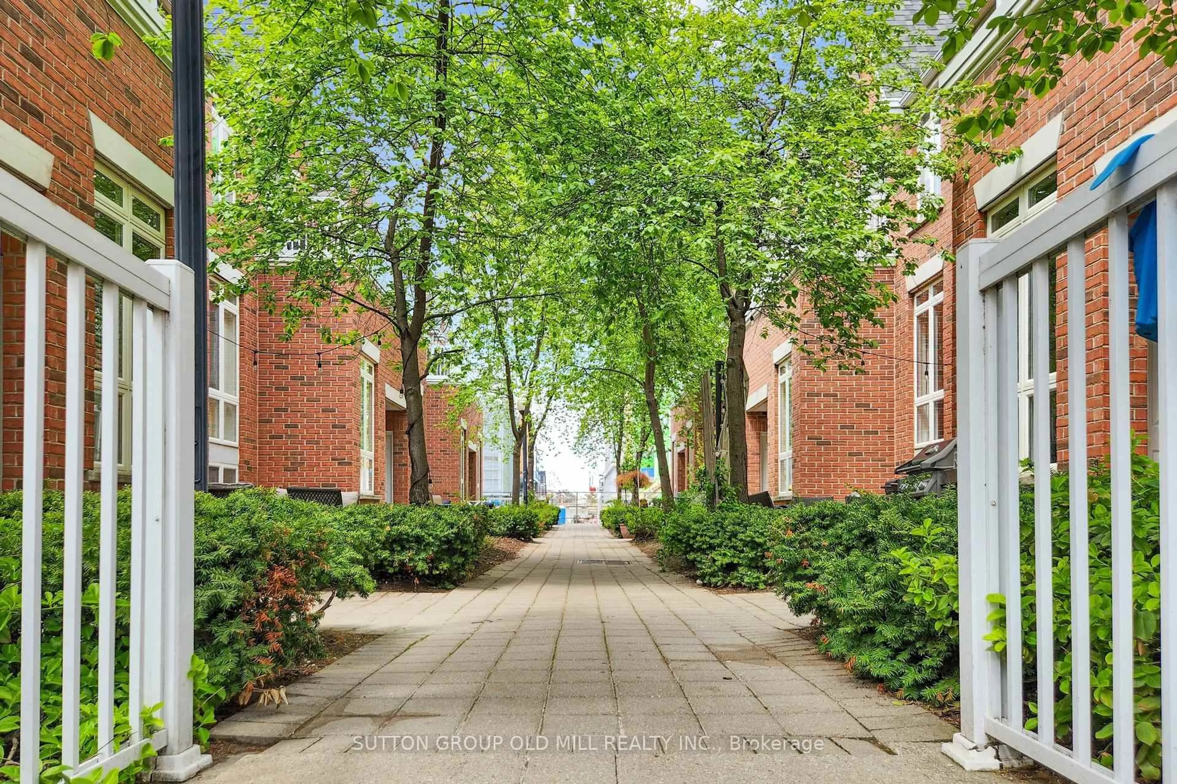 Patio, street for 12 Sudbury St #1402, Toronto Ontario M6J 3W7