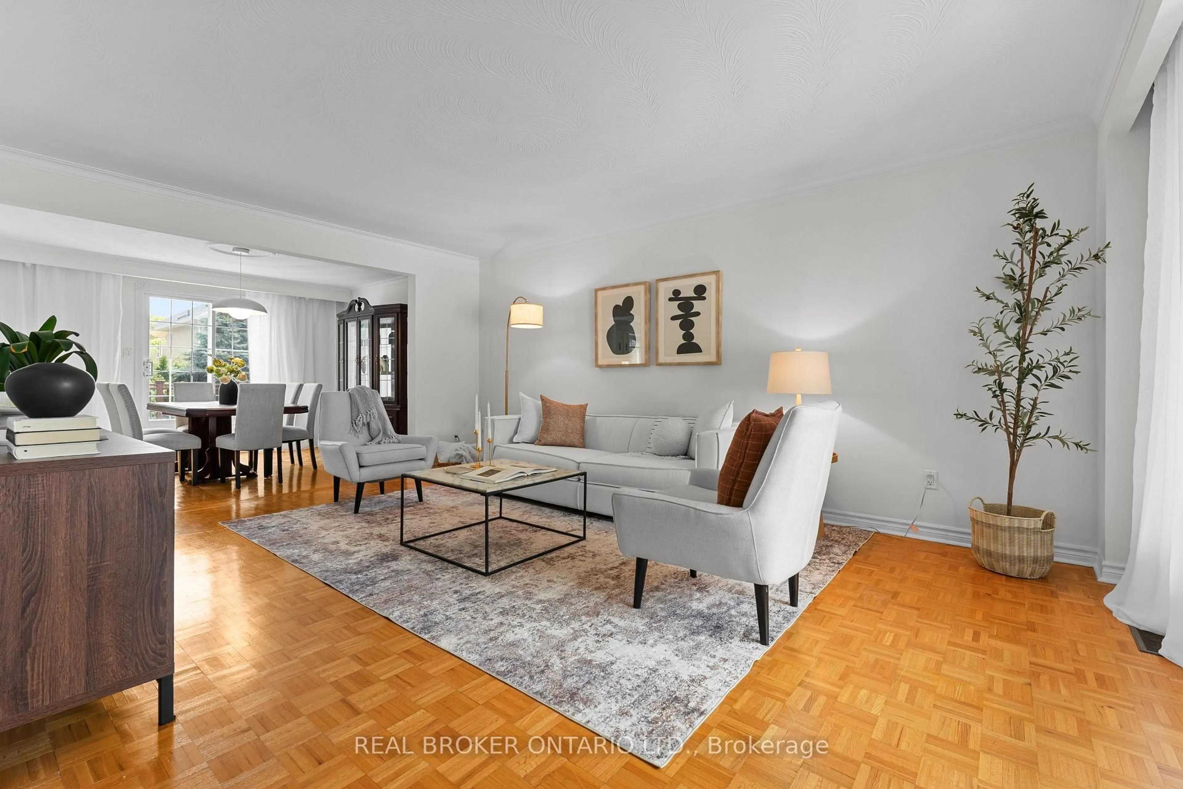 Living room with furniture, unknown for 111 Madawaska Ave, Toronto Ontario M2M 2R5