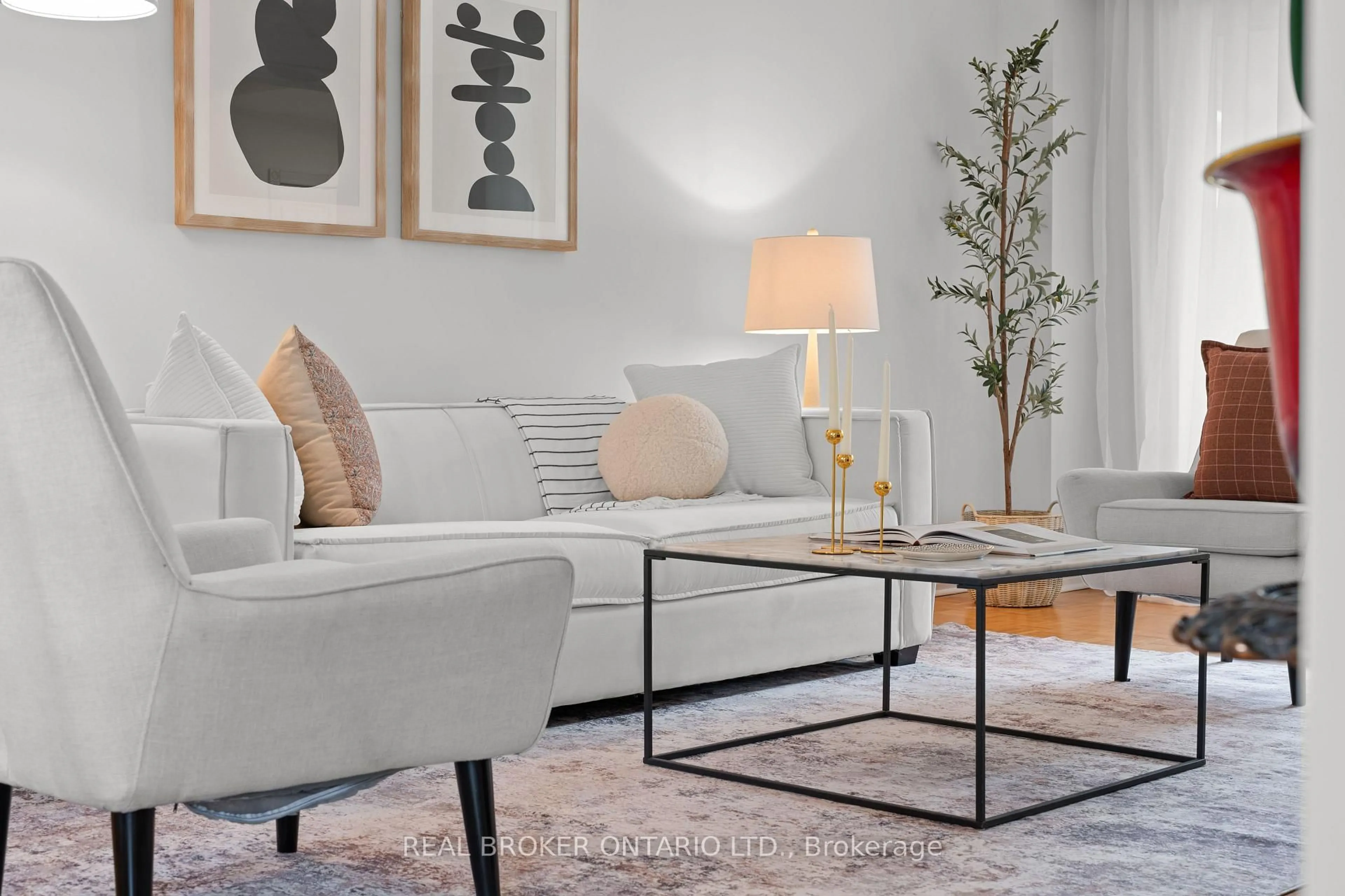 Living room with furniture, unknown for 111 Madawaska Ave, Toronto Ontario M2M 2R5