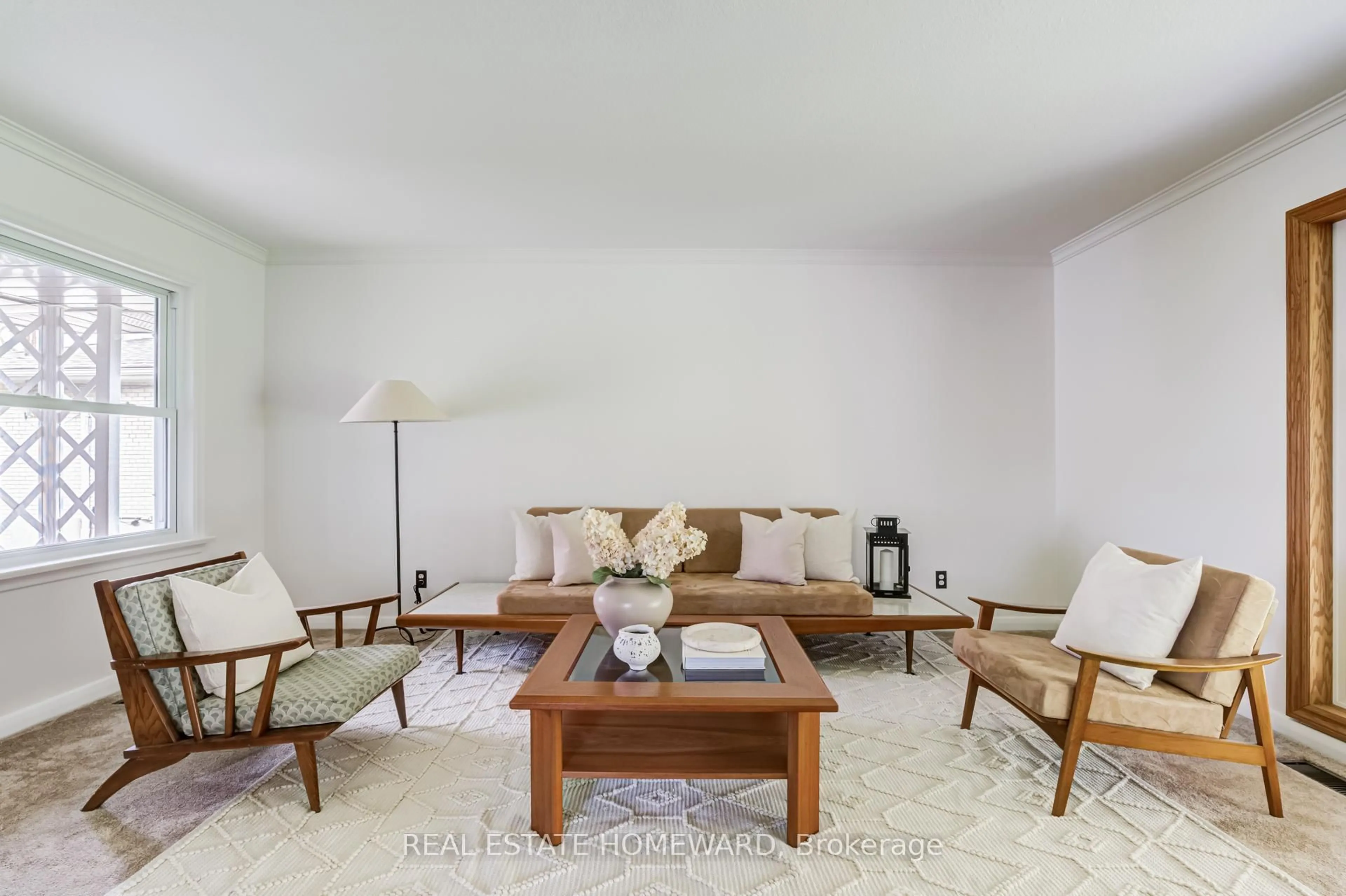 Living room with furniture, unknown for 36 Hesketh Crt, Toronto Ontario M4A 1M6