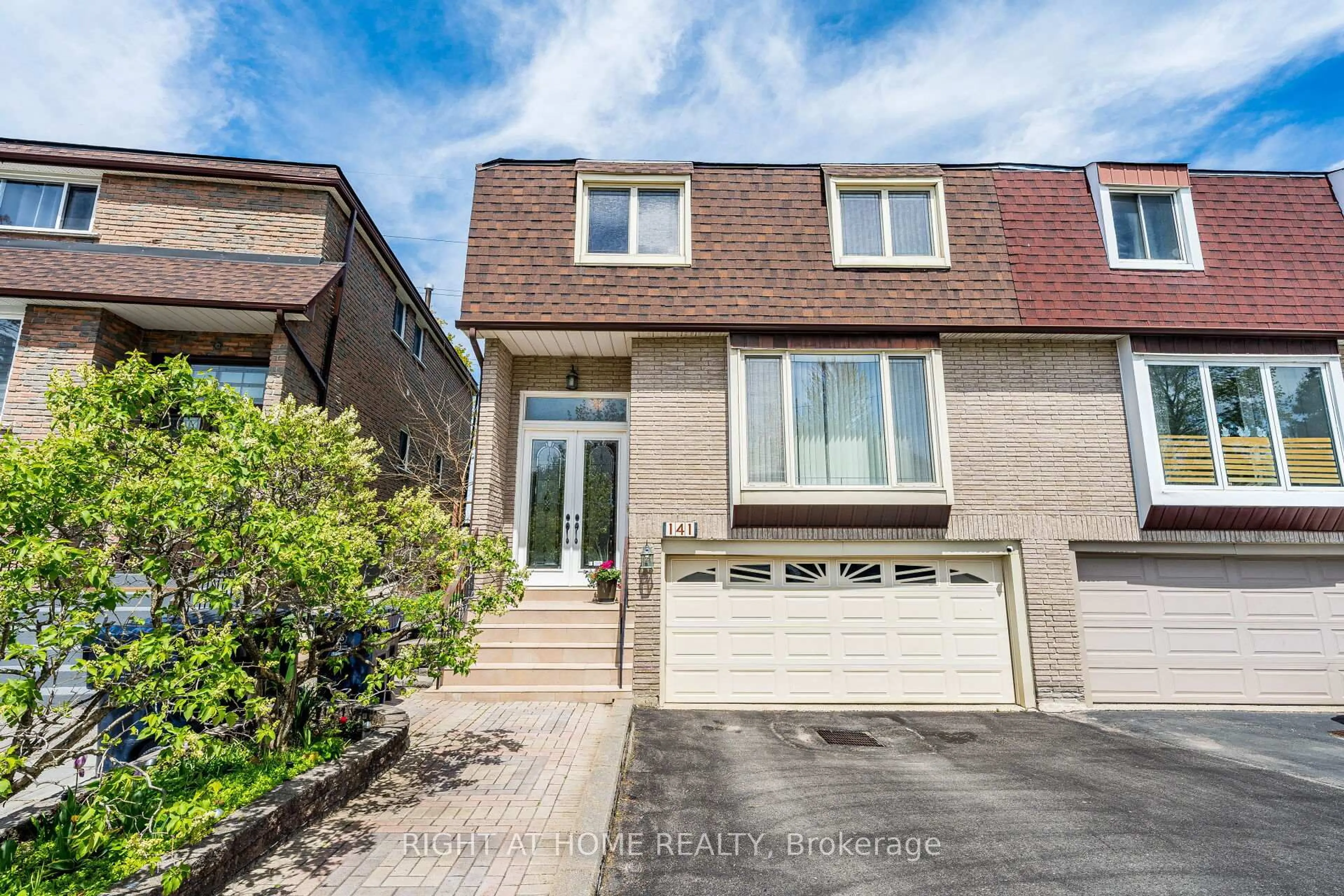 Unknown for 141 Dollery Crt, Toronto Ontario M2R 3N9