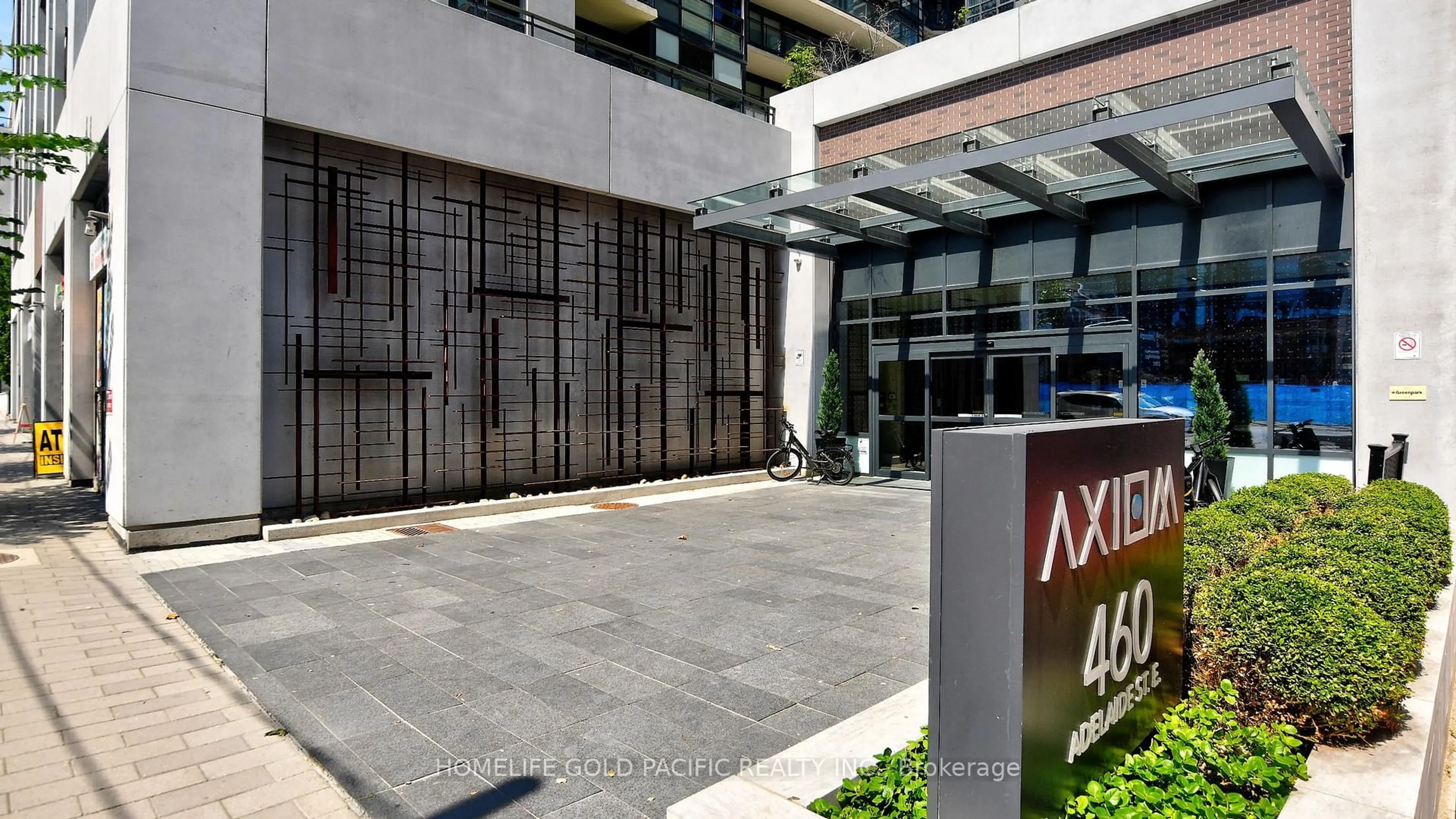 Indoor foyer for 460 Adelaide St #1718, Toronto Ontario M5A 0E7
