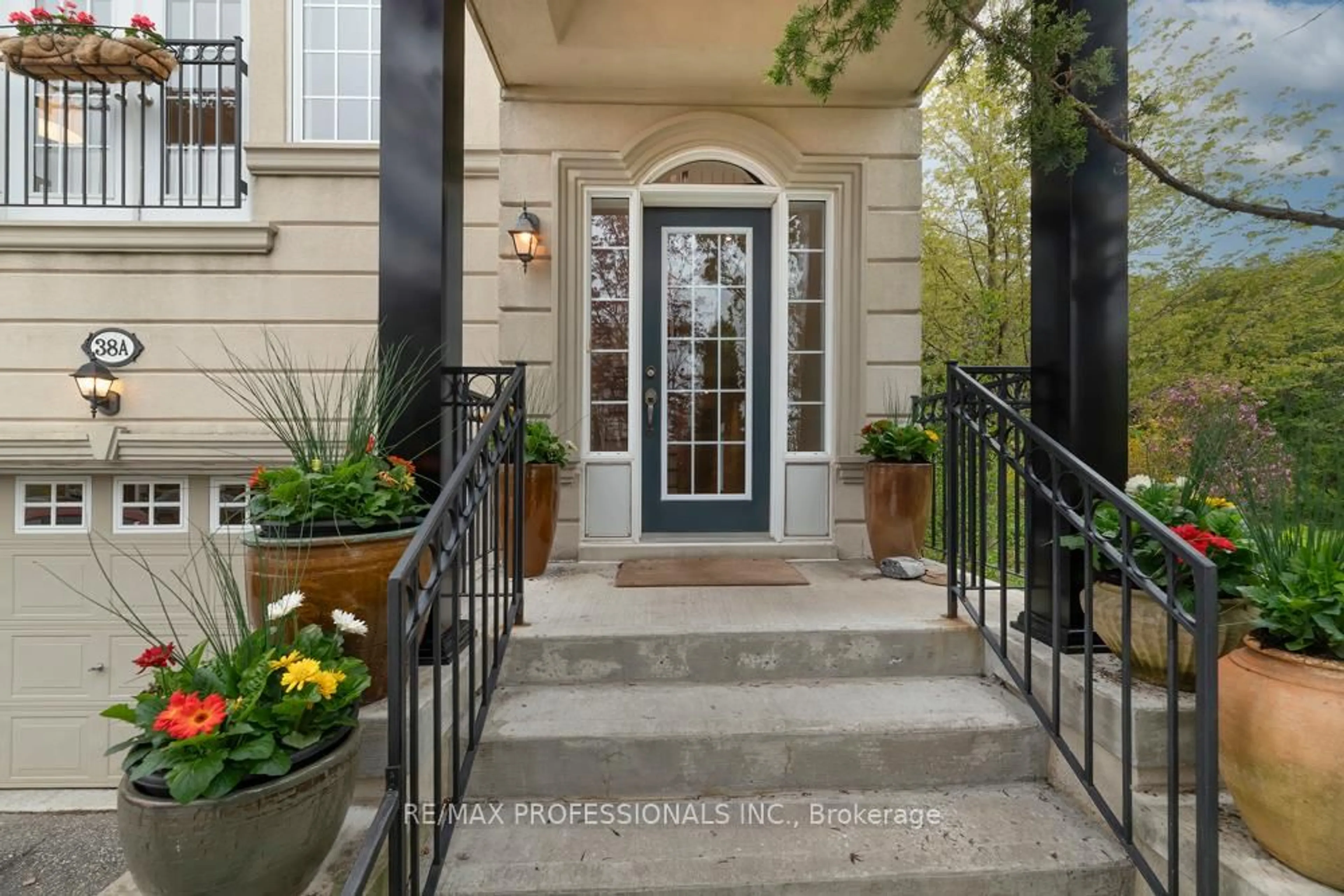 Indoor entryway for 38A Preakness Dr, Toronto Ontario M3B 3S1
