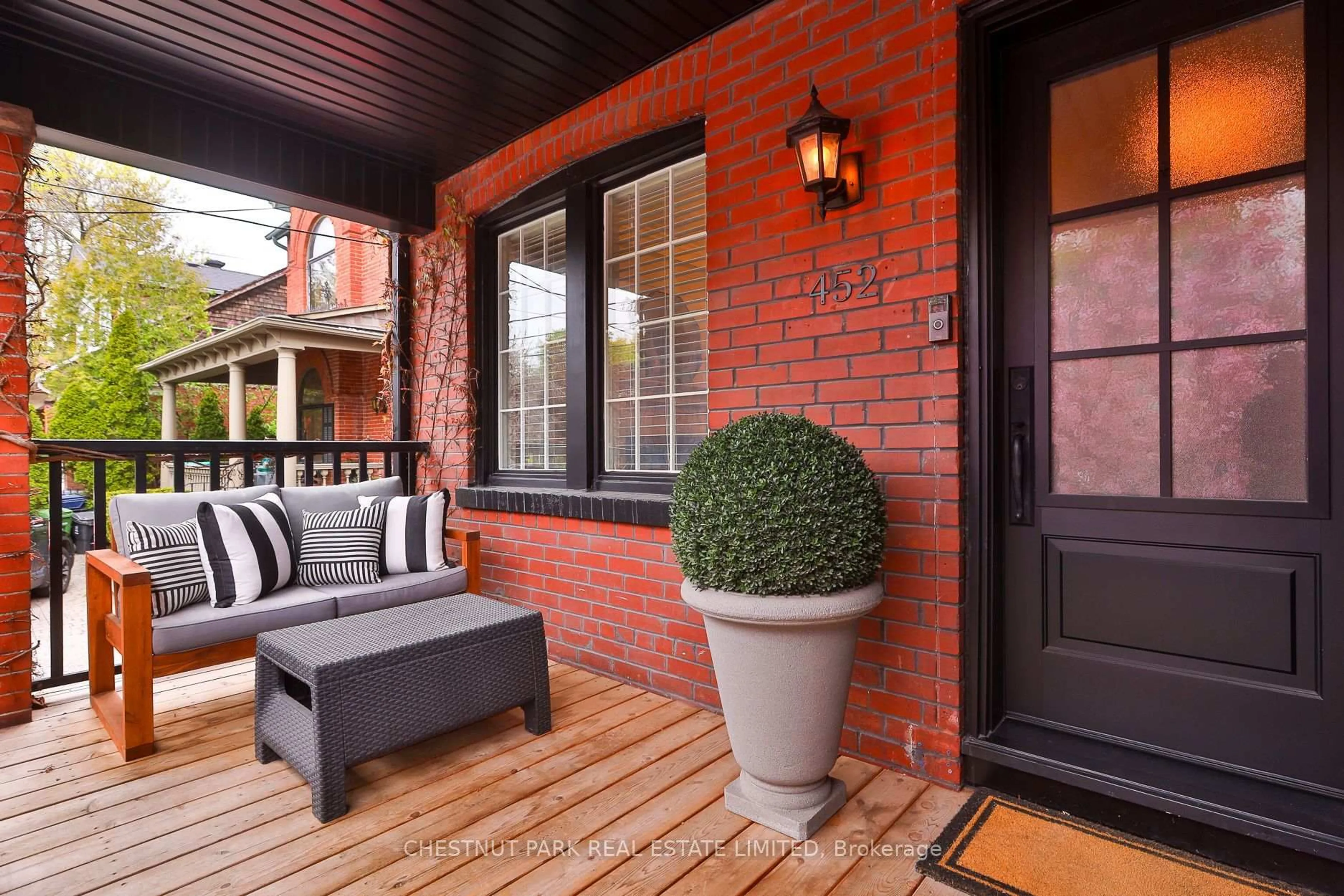 Home with brick exterior material, street for 452 Davisville Ave, Toronto Ontario M4S 1H8
