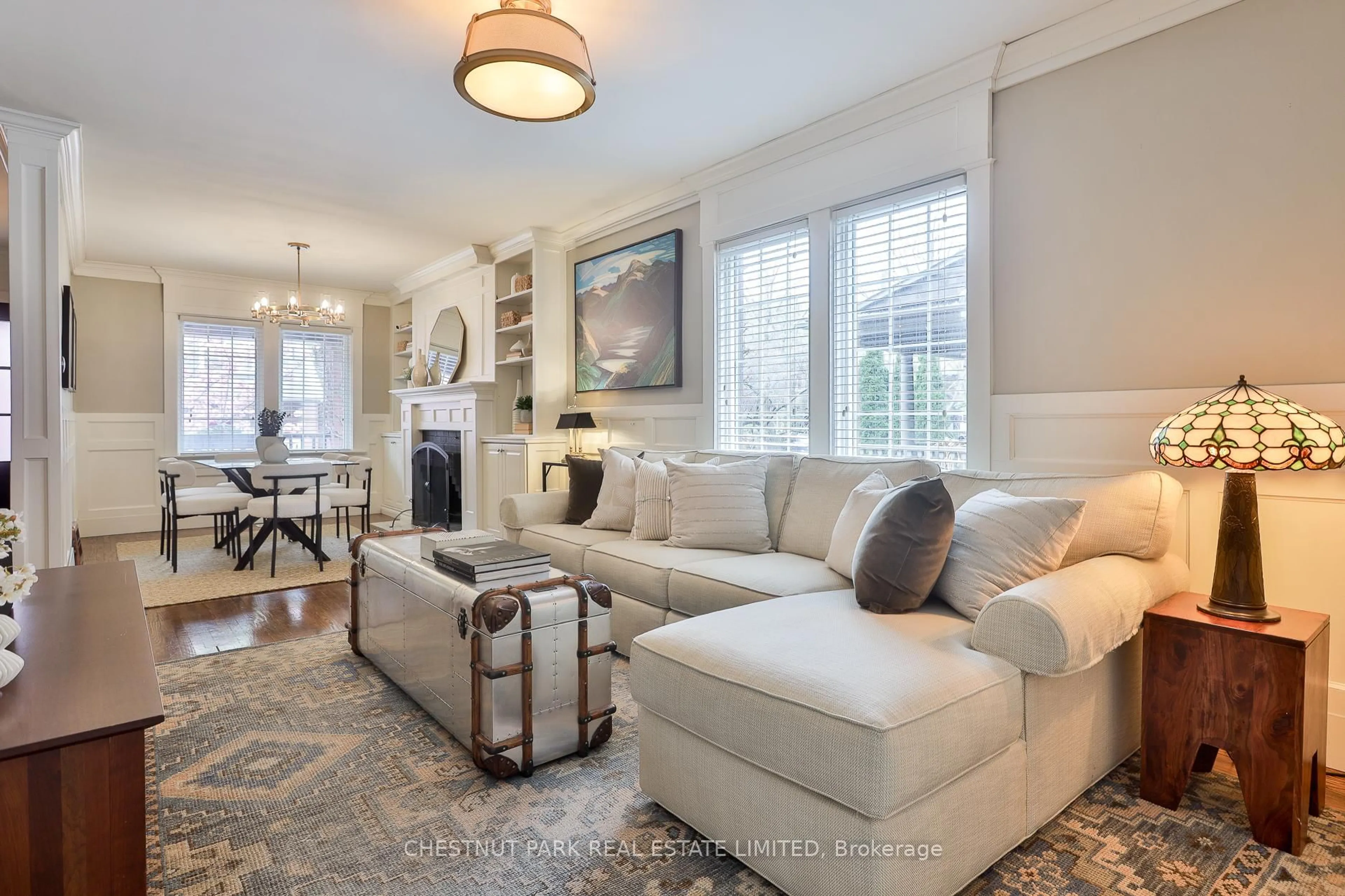 Living room with furniture, unknown for 452 Davisville Ave, Toronto Ontario M4S 1H8