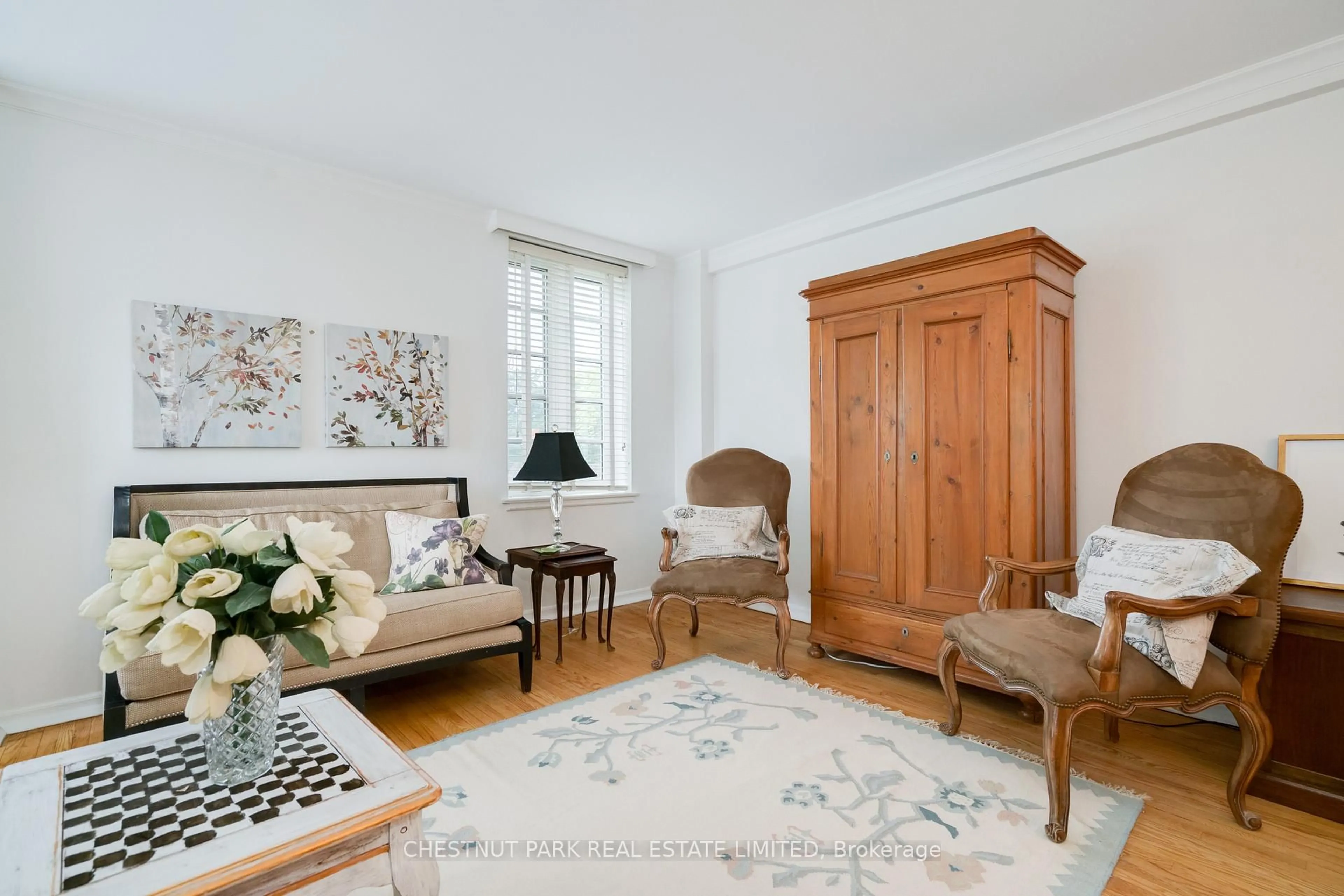 Living room with furniture, unknown for 707 Eglinton Ave #403, Toronto Ontario M5N 1C8