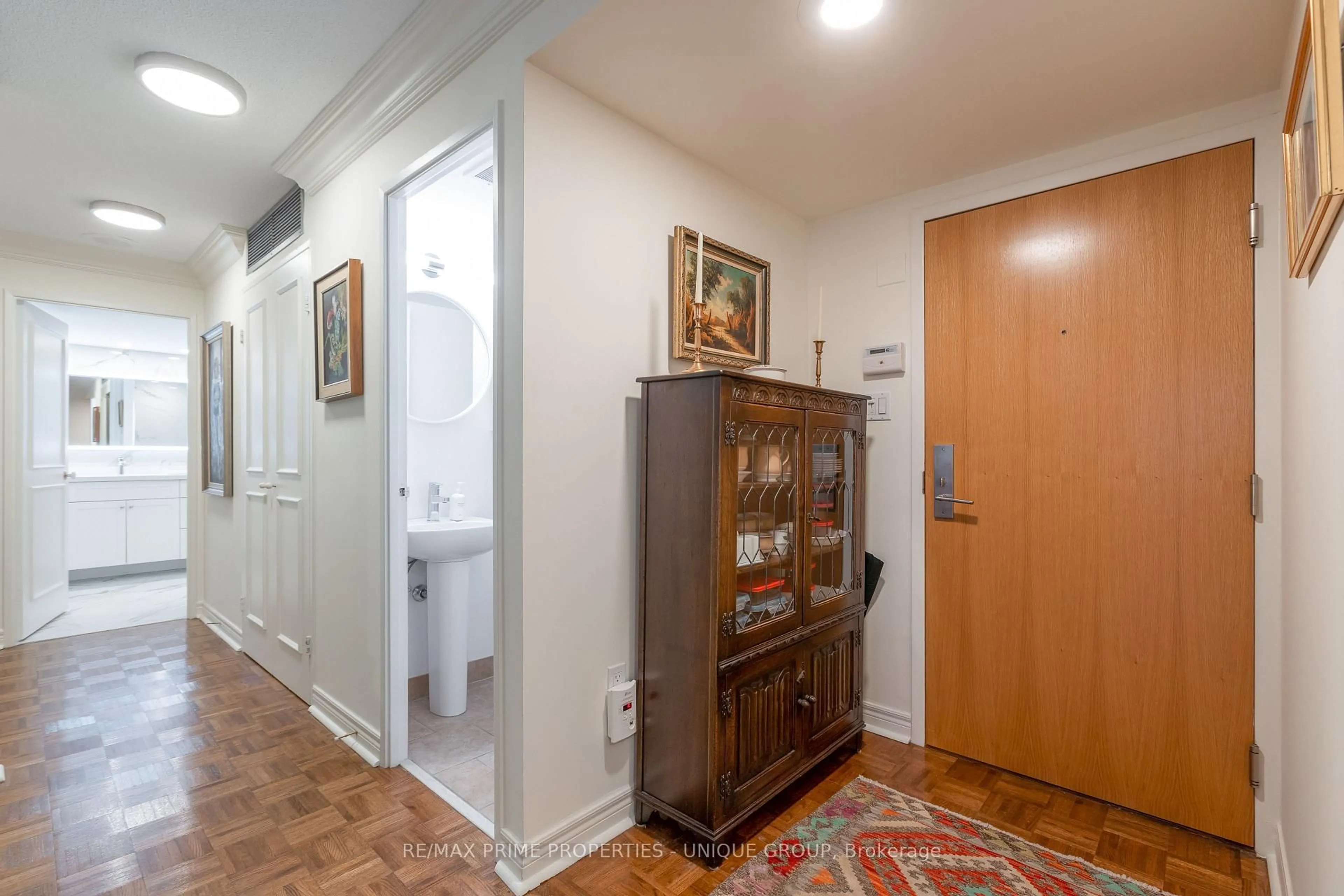 Indoor foyer for 35 Church St #706, Toronto Ontario M5E 1T3