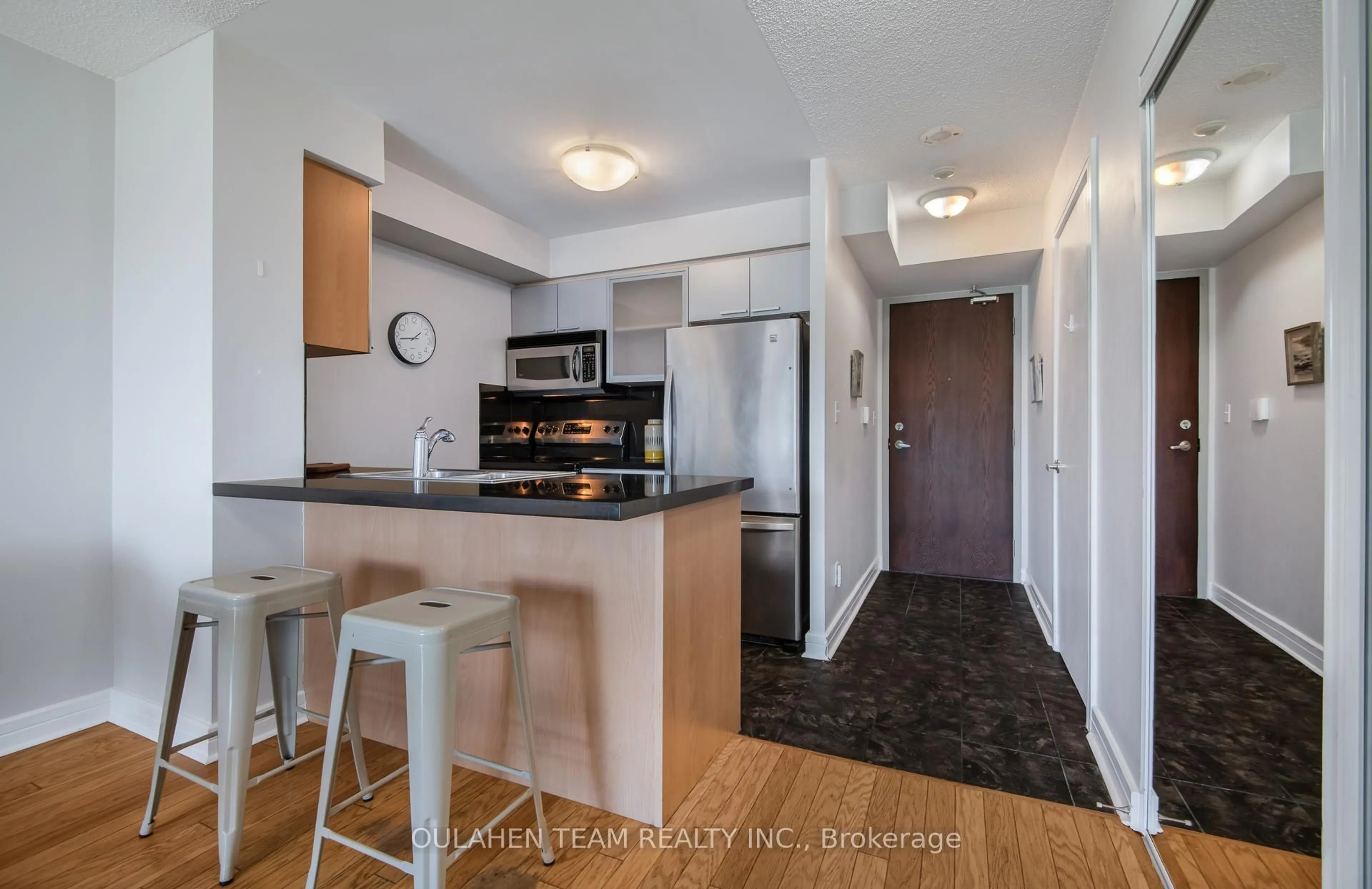Standard kitchen, unknown for 16 Harrison Garden Blvd #309, Toronto Ontario M2N 7J6