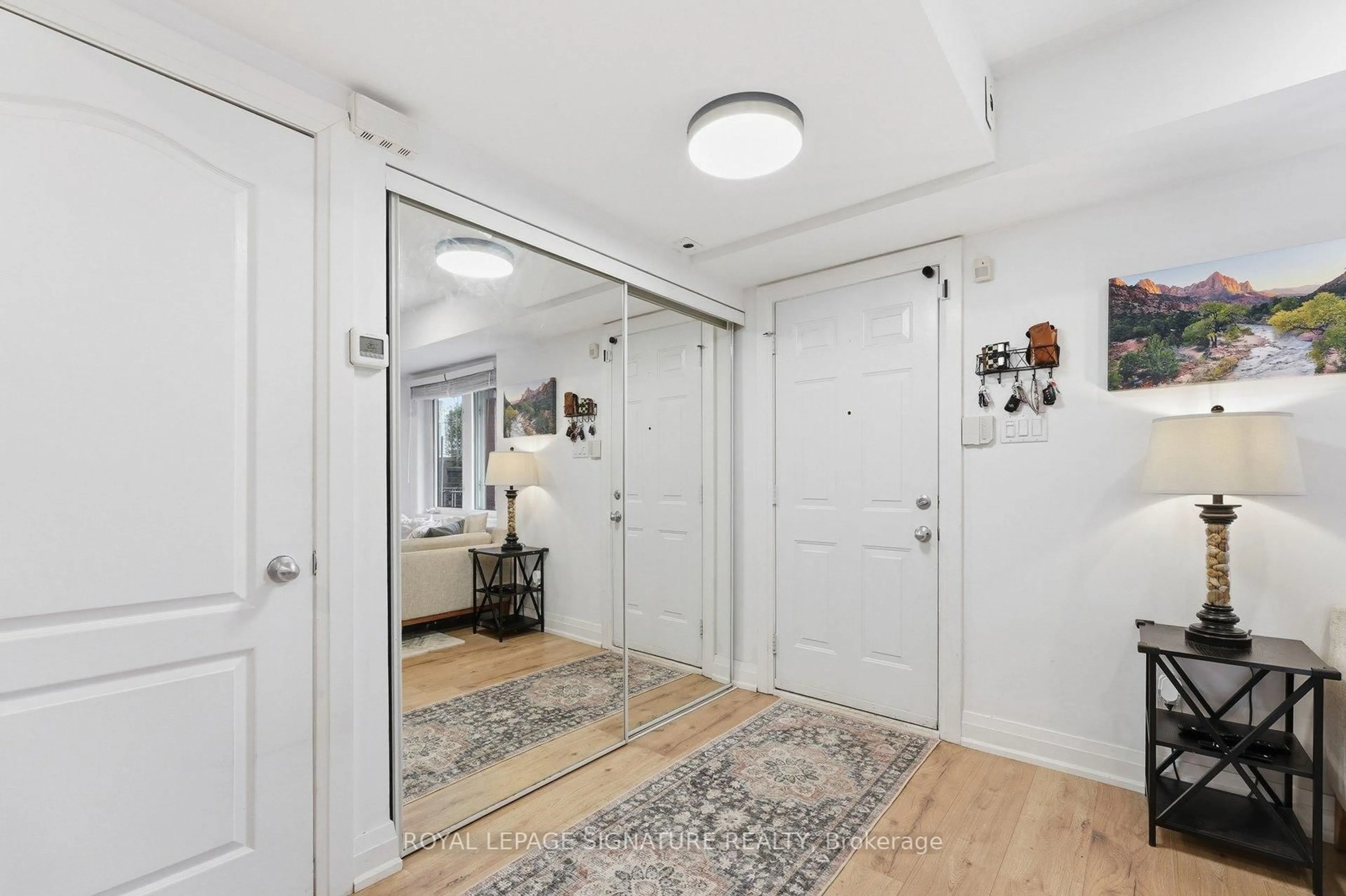 Indoor entryway for 39 Sudbury St #3901, Toronto Ontario M6J 3W6