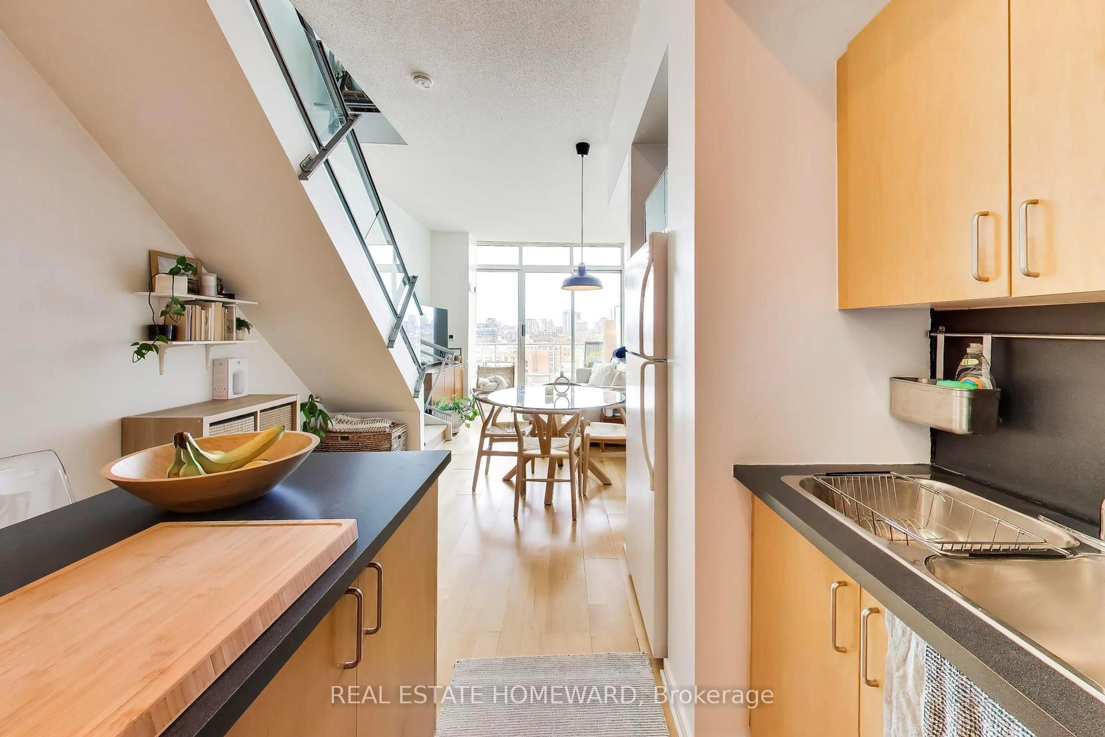 Contemporary kitchen, unknown for 388 Richmond St #1115, Toronto Ontario M5V 3P1