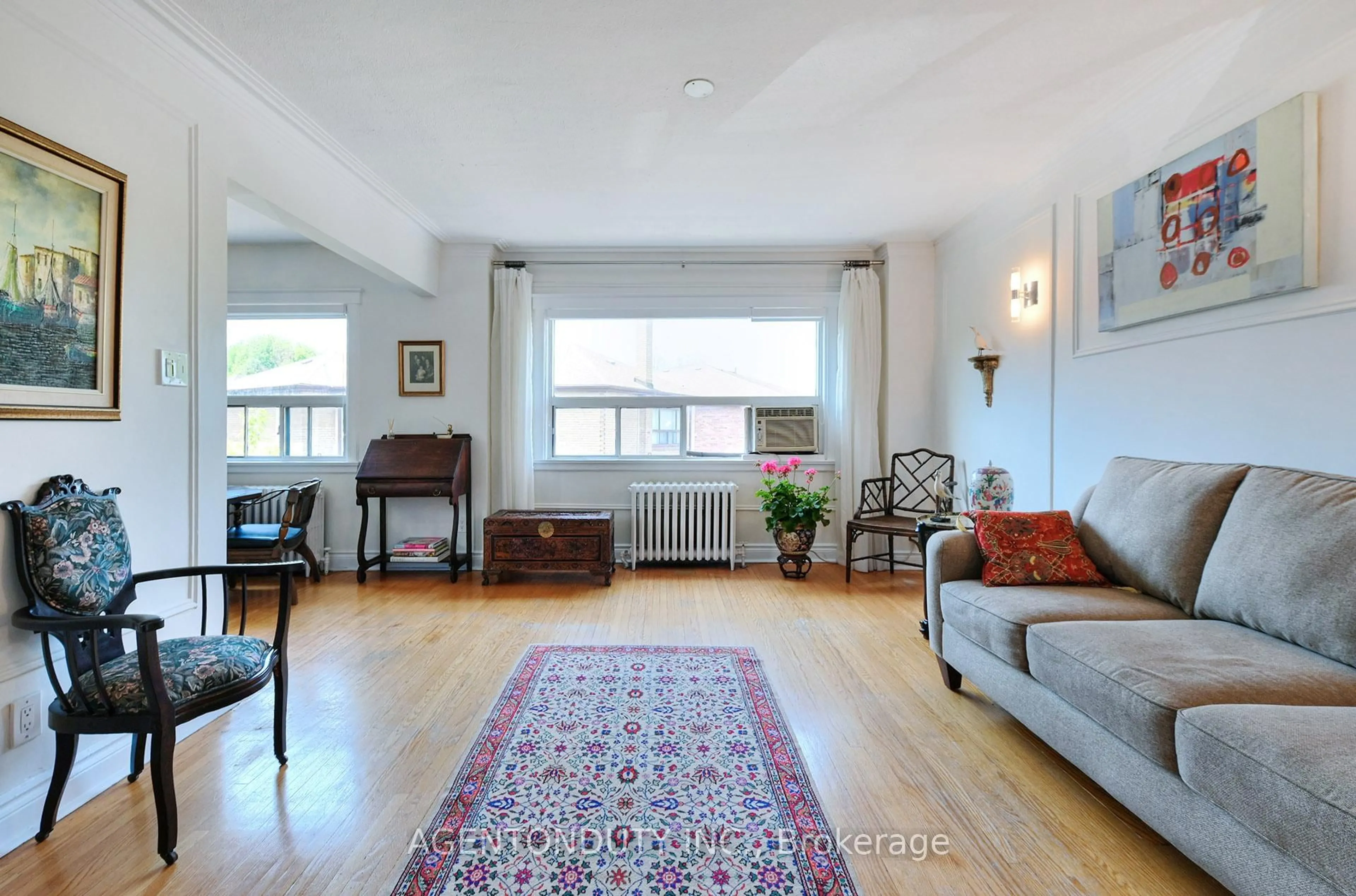 Living room with furniture, unknown for 1646 Bathurst St #17, Toronto Ontario M5P 3J7