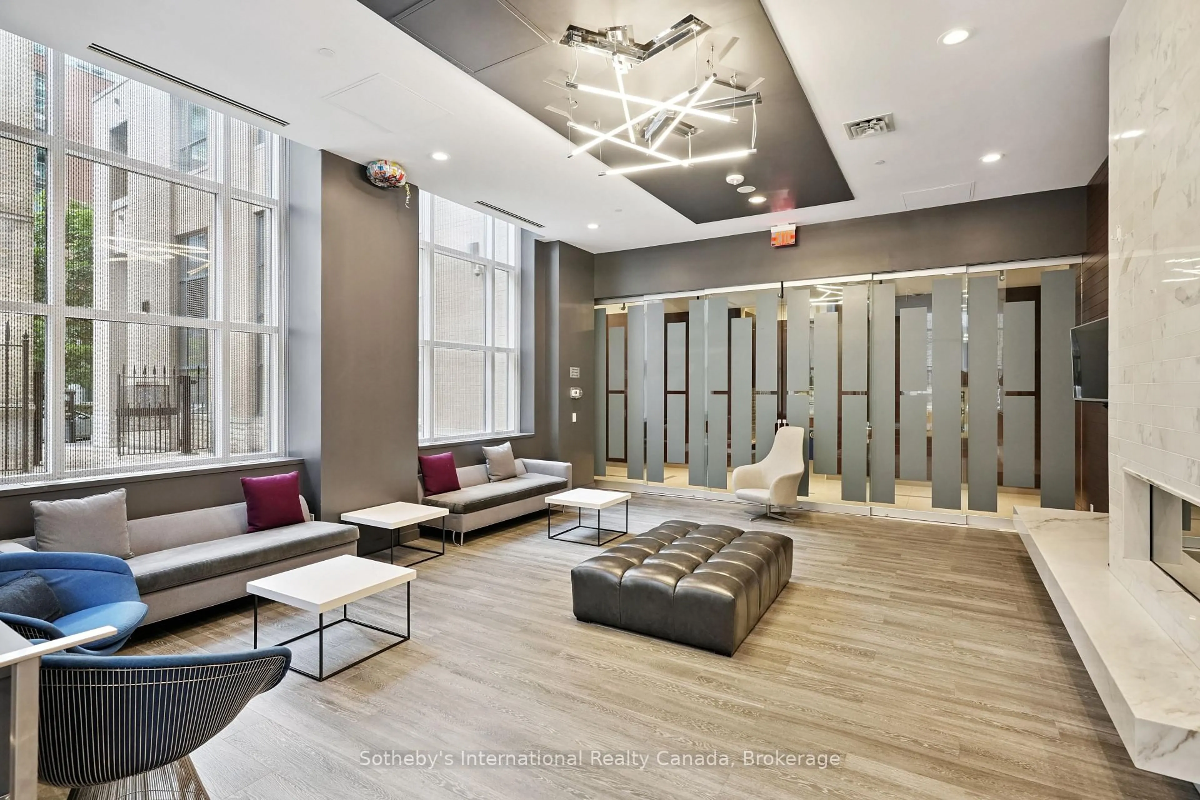 Unknown for 105 George St #903, Toronto Ontario M5A 0L4