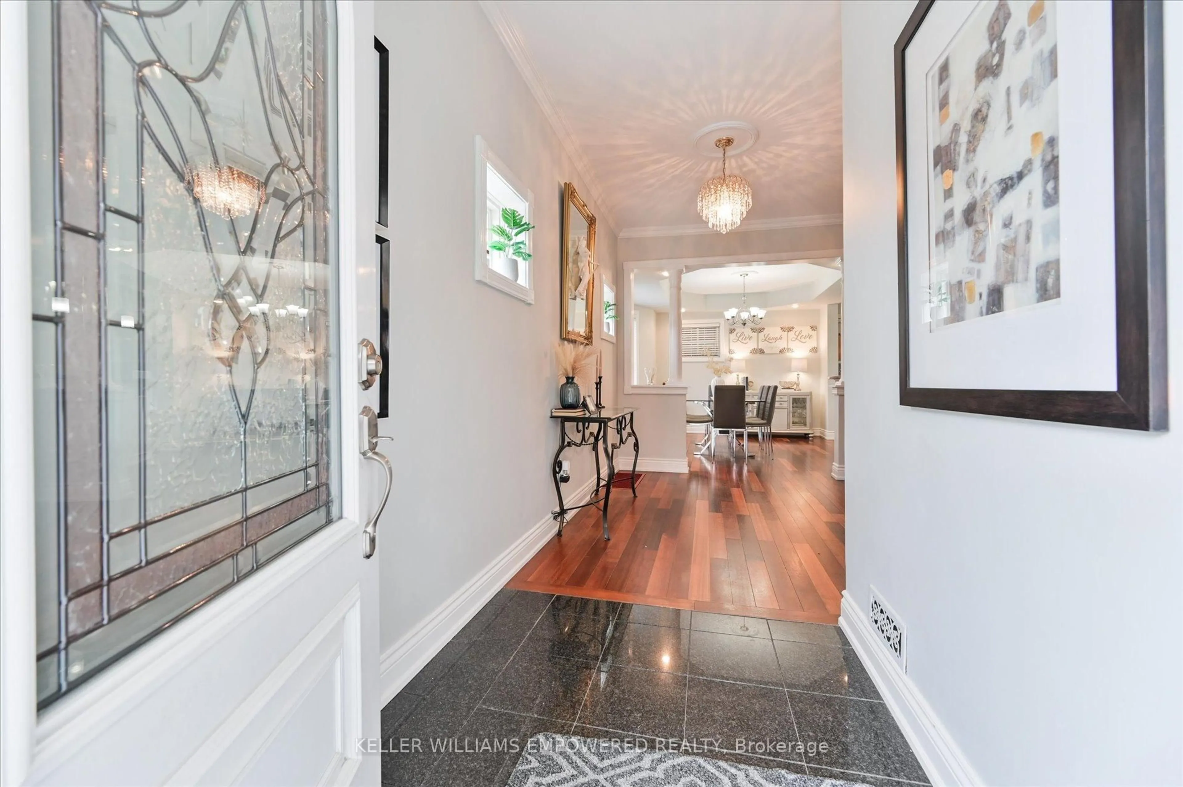 Indoor entryway for 316 Shaw St, Toronto Ontario M6J 2X2
