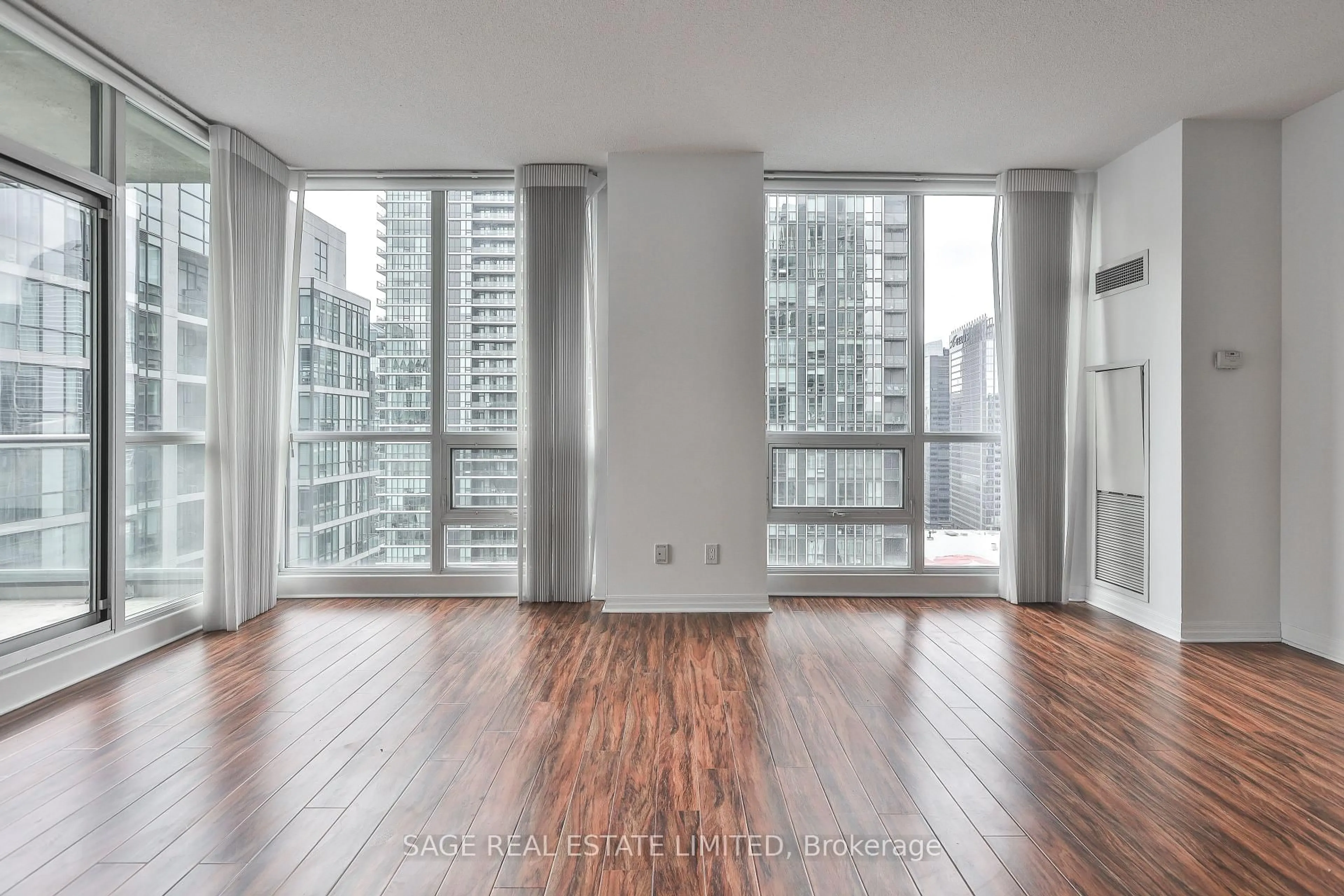 A pic of a room for 16 Yonge St #2711, Toronto Ontario M5E 2A1