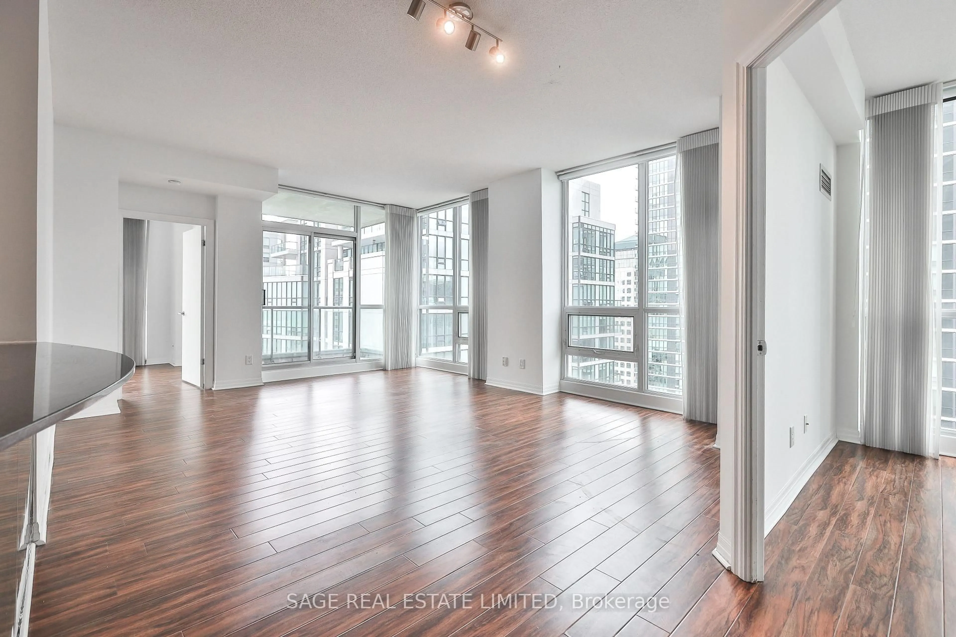 Unknown for 16 Yonge St #2711, Toronto Ontario M5E 2A1