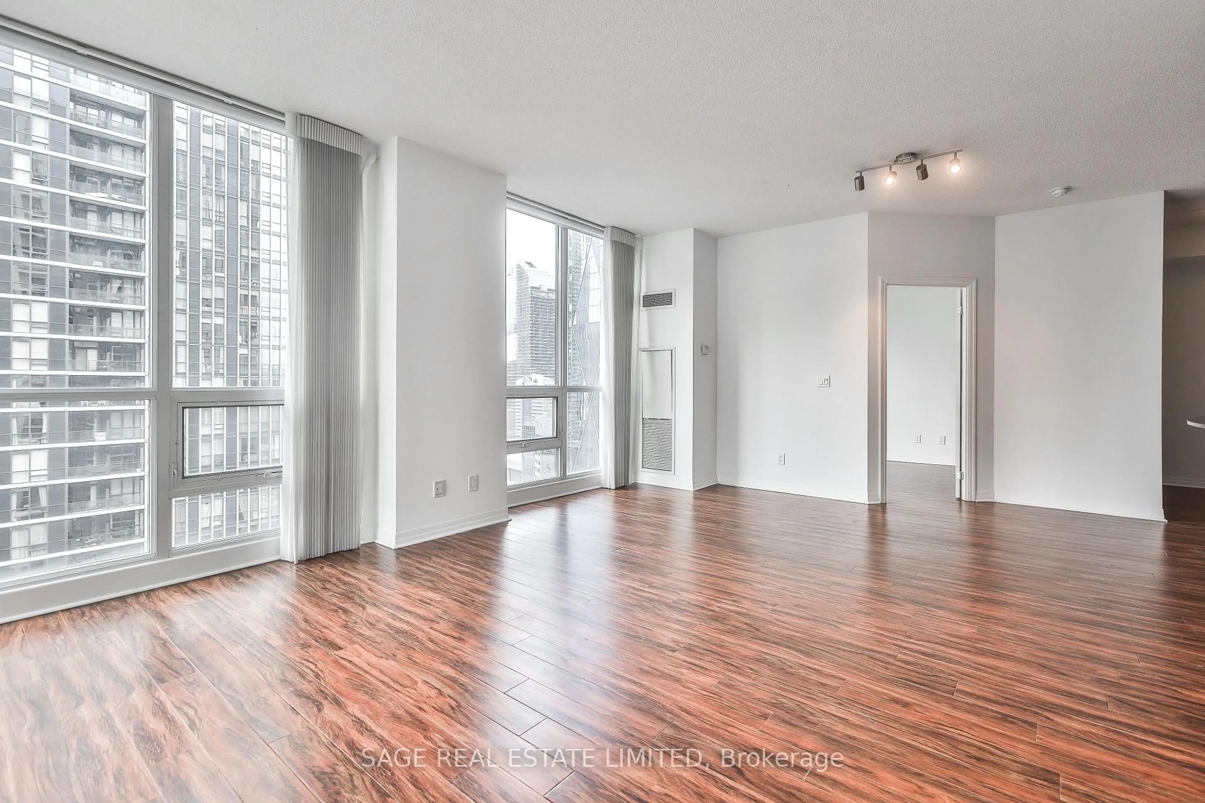 A pic of a room for 16 Yonge St #2711, Toronto Ontario M5E 2A1
