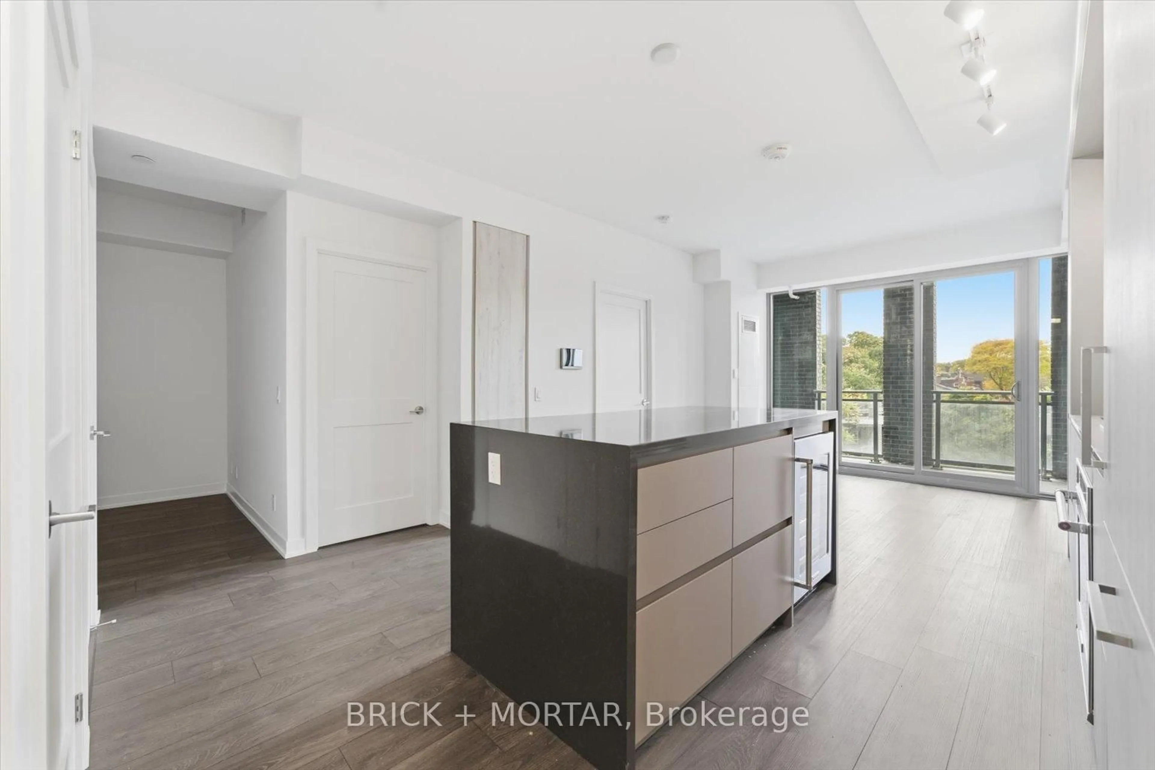 Open concept kitchen, unknown for 1 Hillsdale Ave #301, Toronto Ontario M4S 0E5