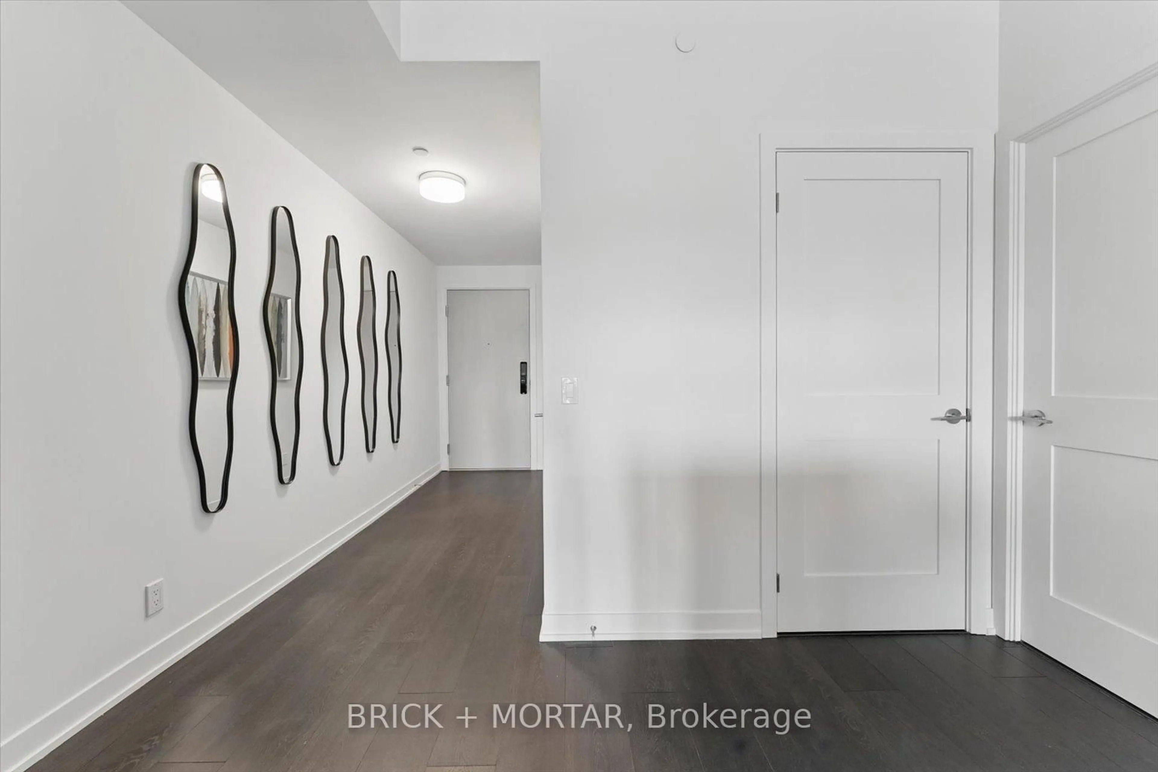 Indoor entryway for 1 Hillsdale Ave #406, Toronto Ontario M4S 0E5