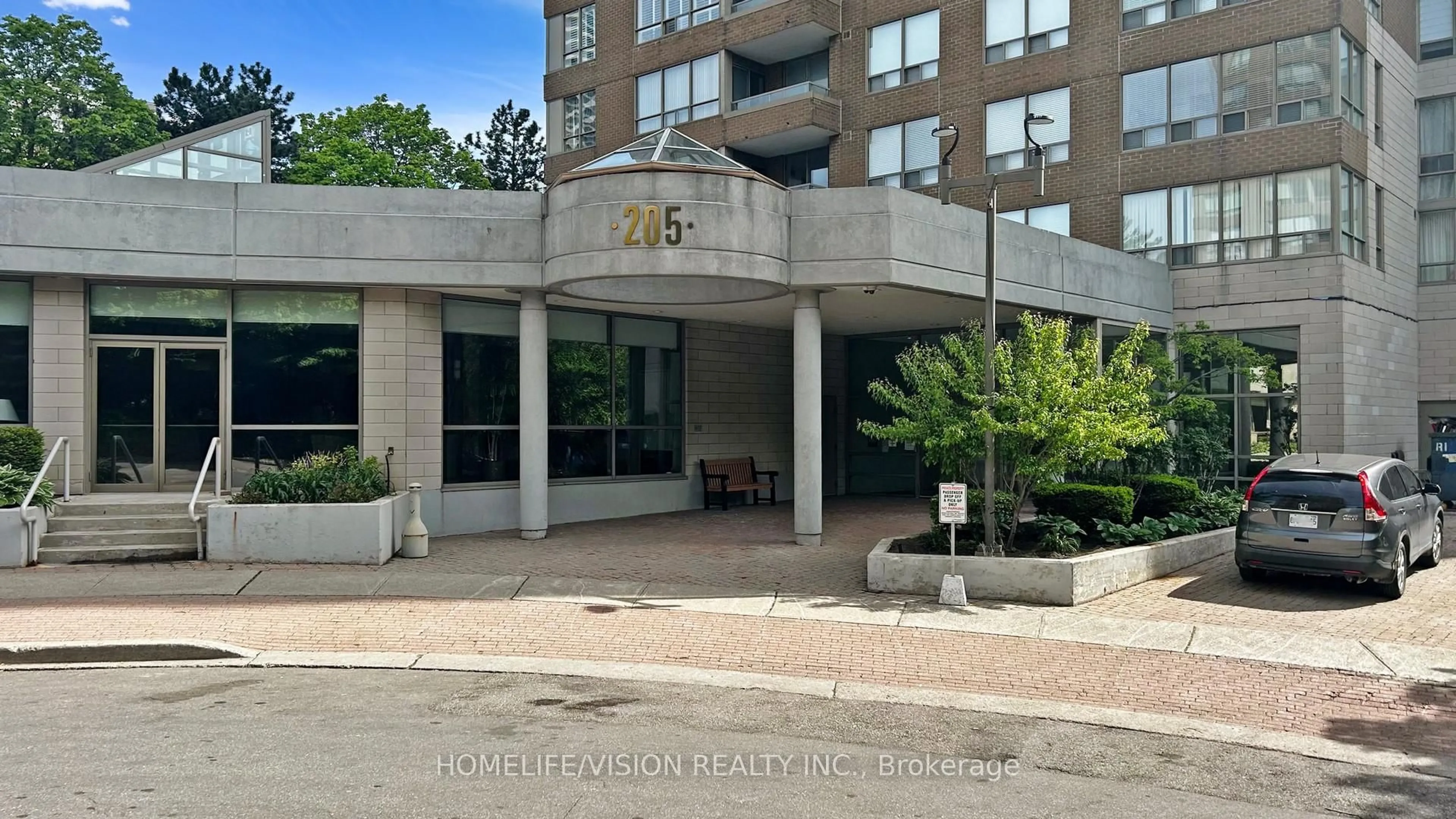 Indoor foyer for 205 Wynford Dr #1706, Toronto Ontario M3C 3P4