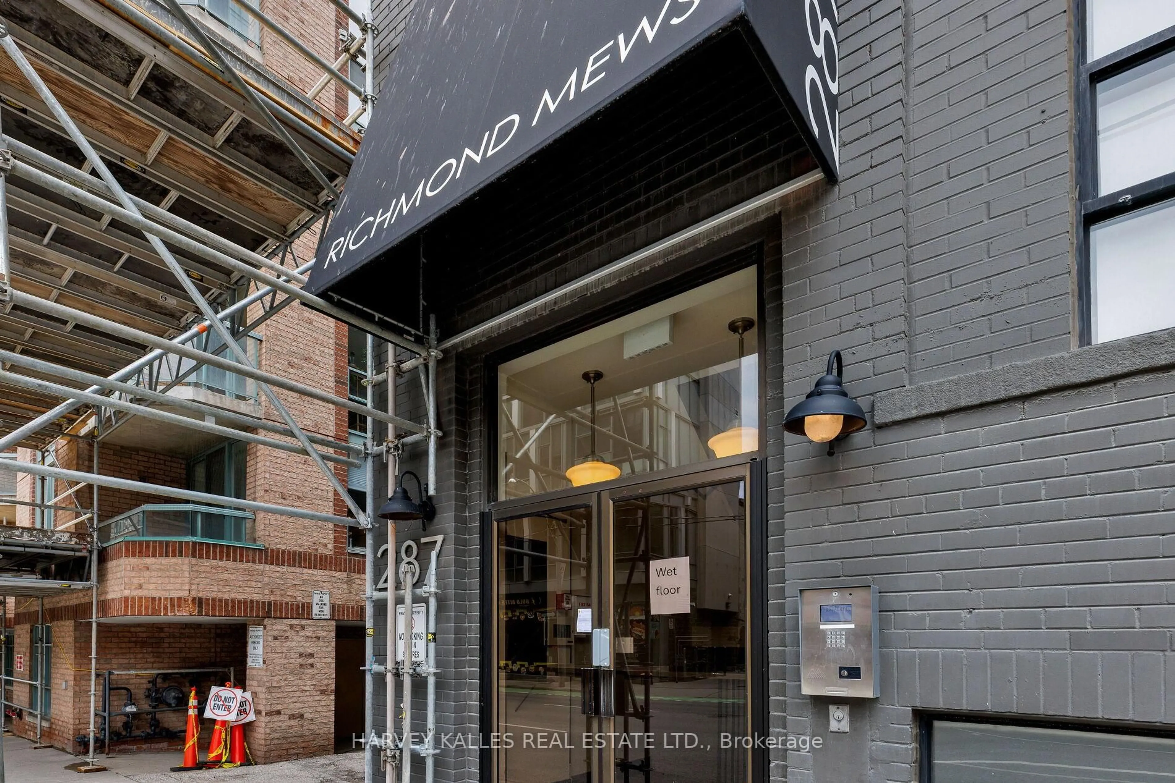Unknown for 287 Richmond St #304, Toronto Ontario M5A 1P2
