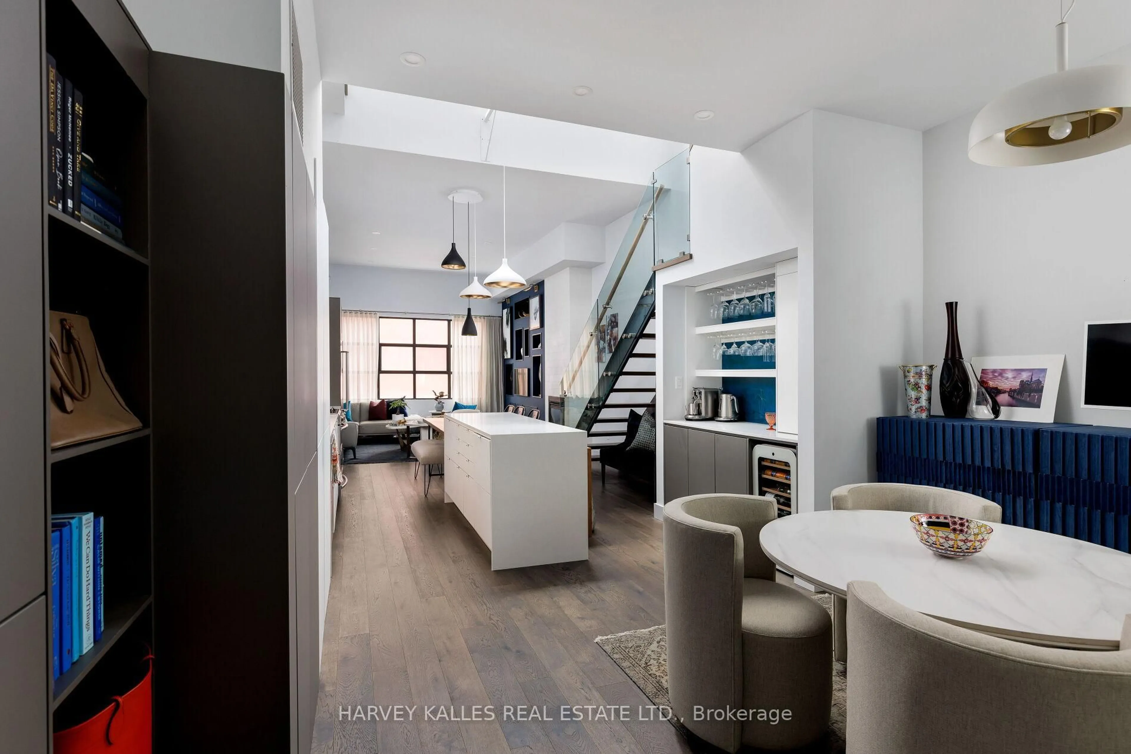 Unknown for 287 Richmond St #304, Toronto Ontario M5A 1P2