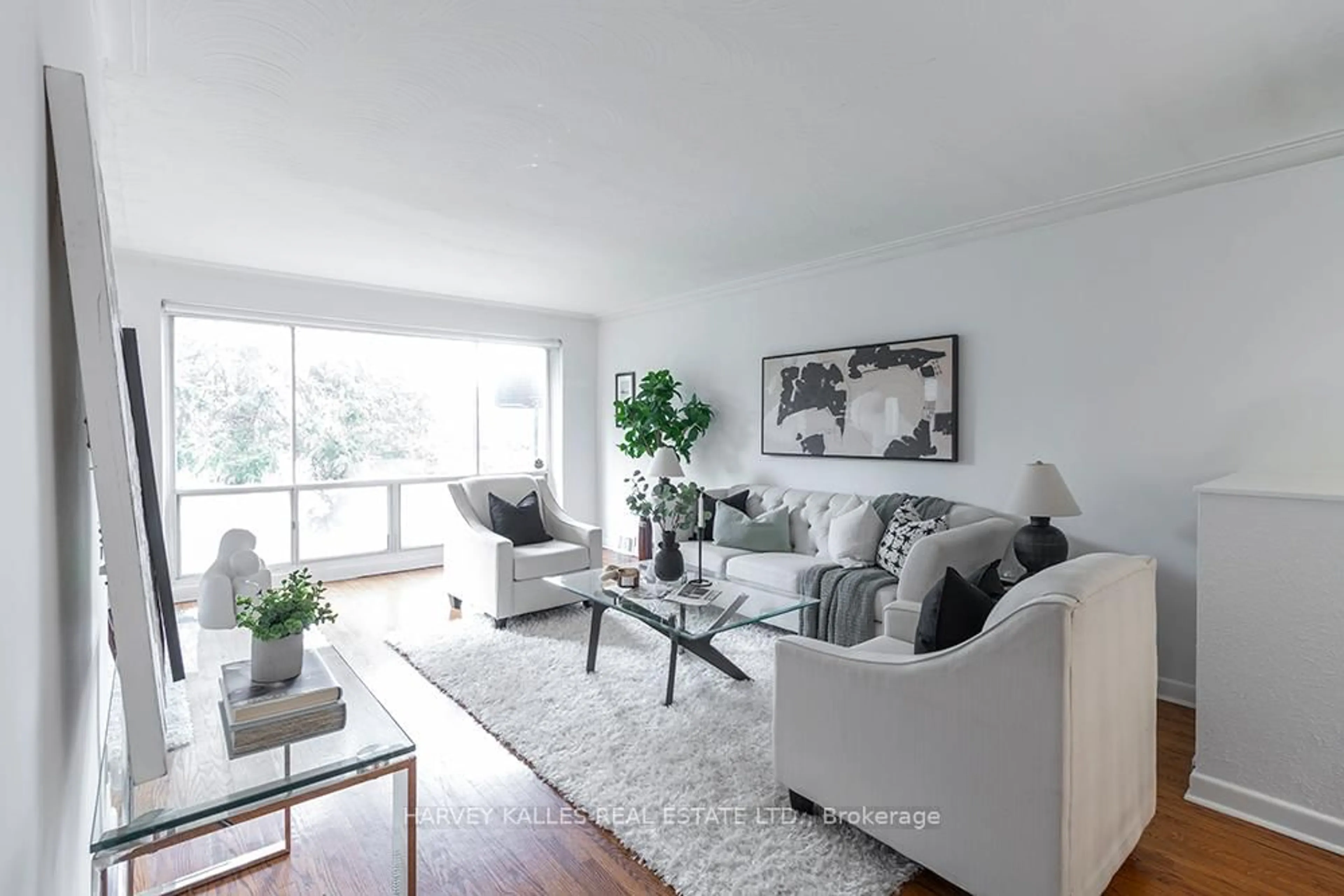 Living room with furniture, unknown for 135 Combe Ave, Toronto Ontario M3H 4K2