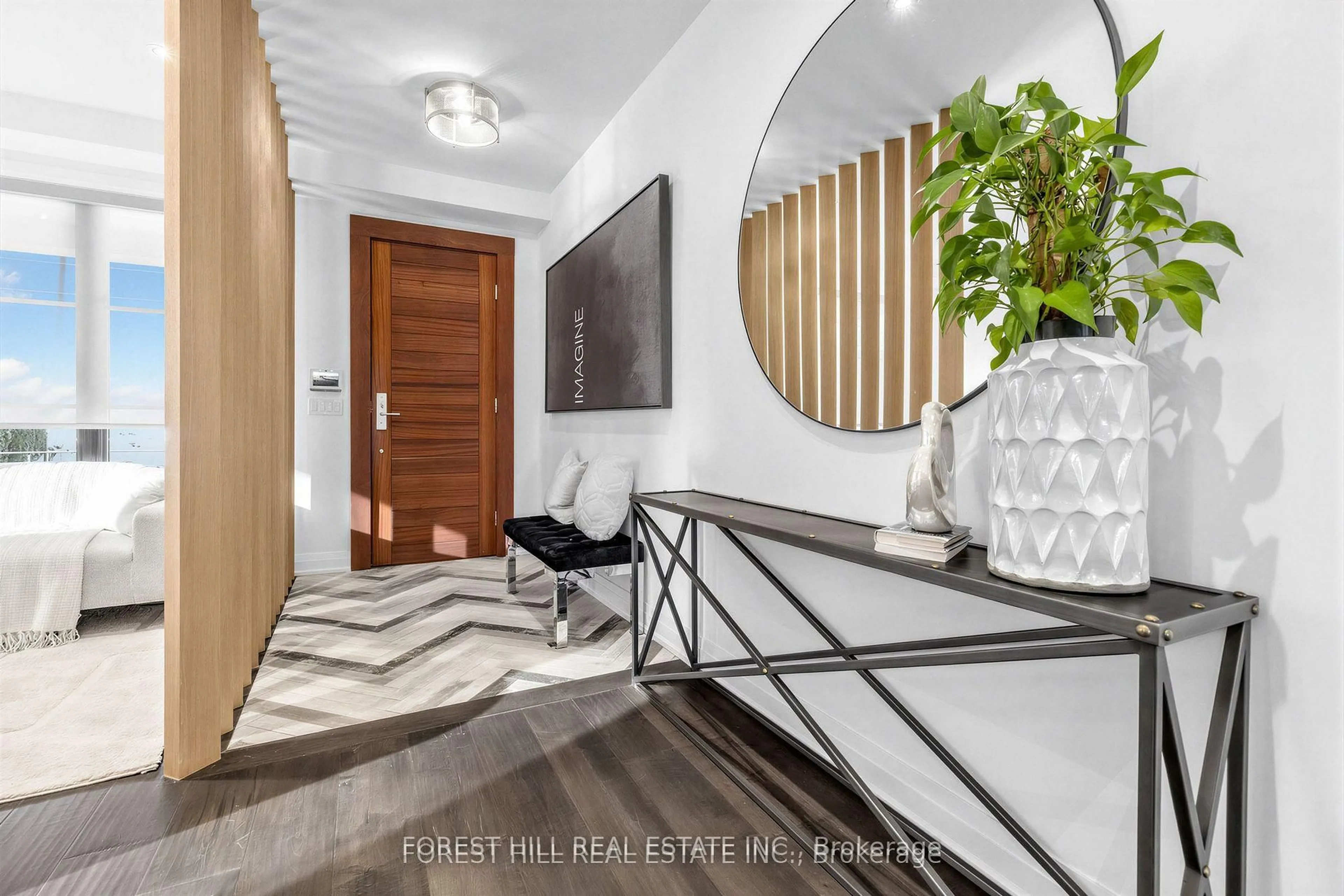 Indoor entryway for 41 Invermay Ave, Toronto Ontario M3H 1Z1
