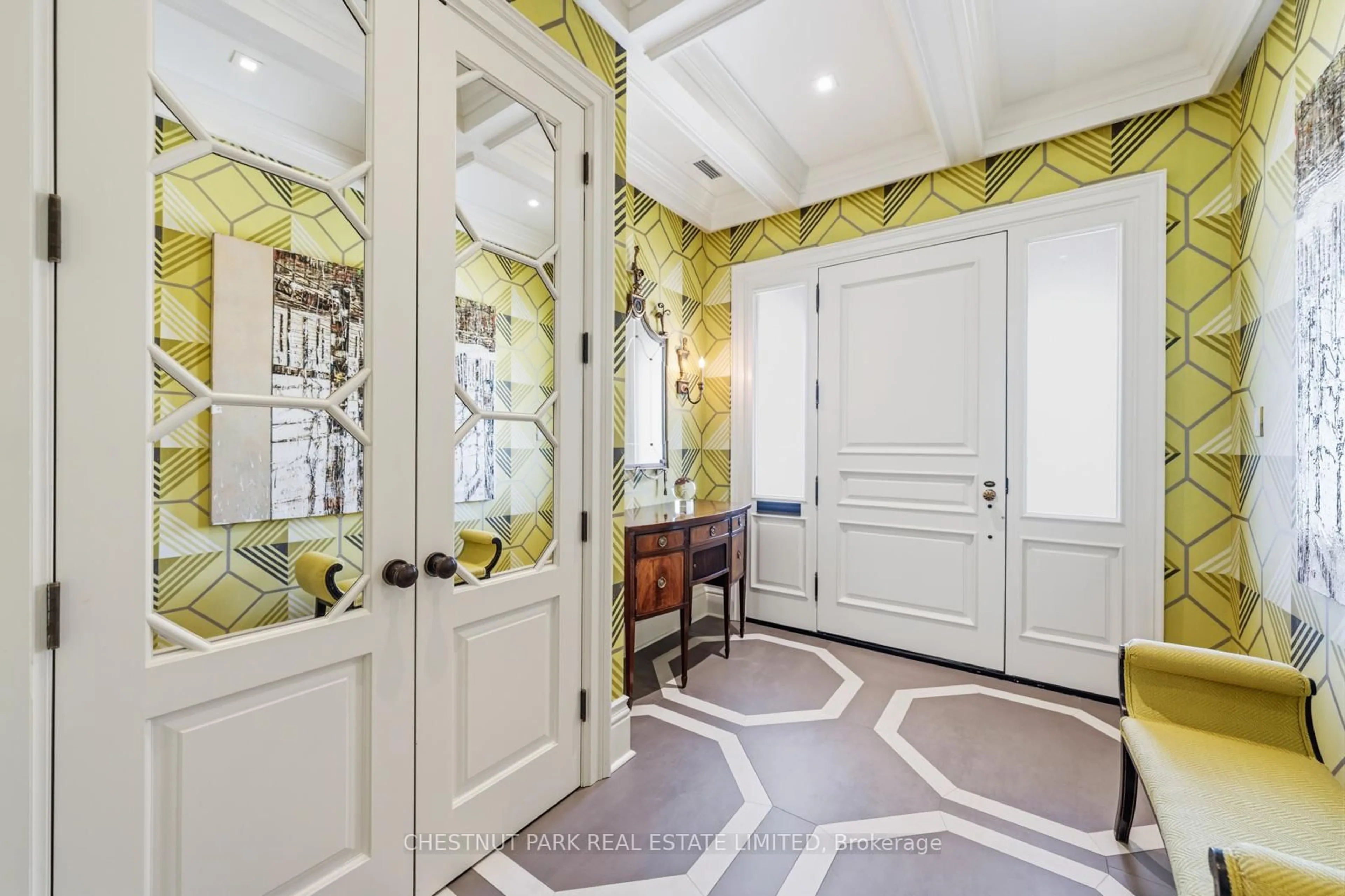 Indoor entryway for 449 Blythwood Rd, Toronto Ontario M4N 1A8