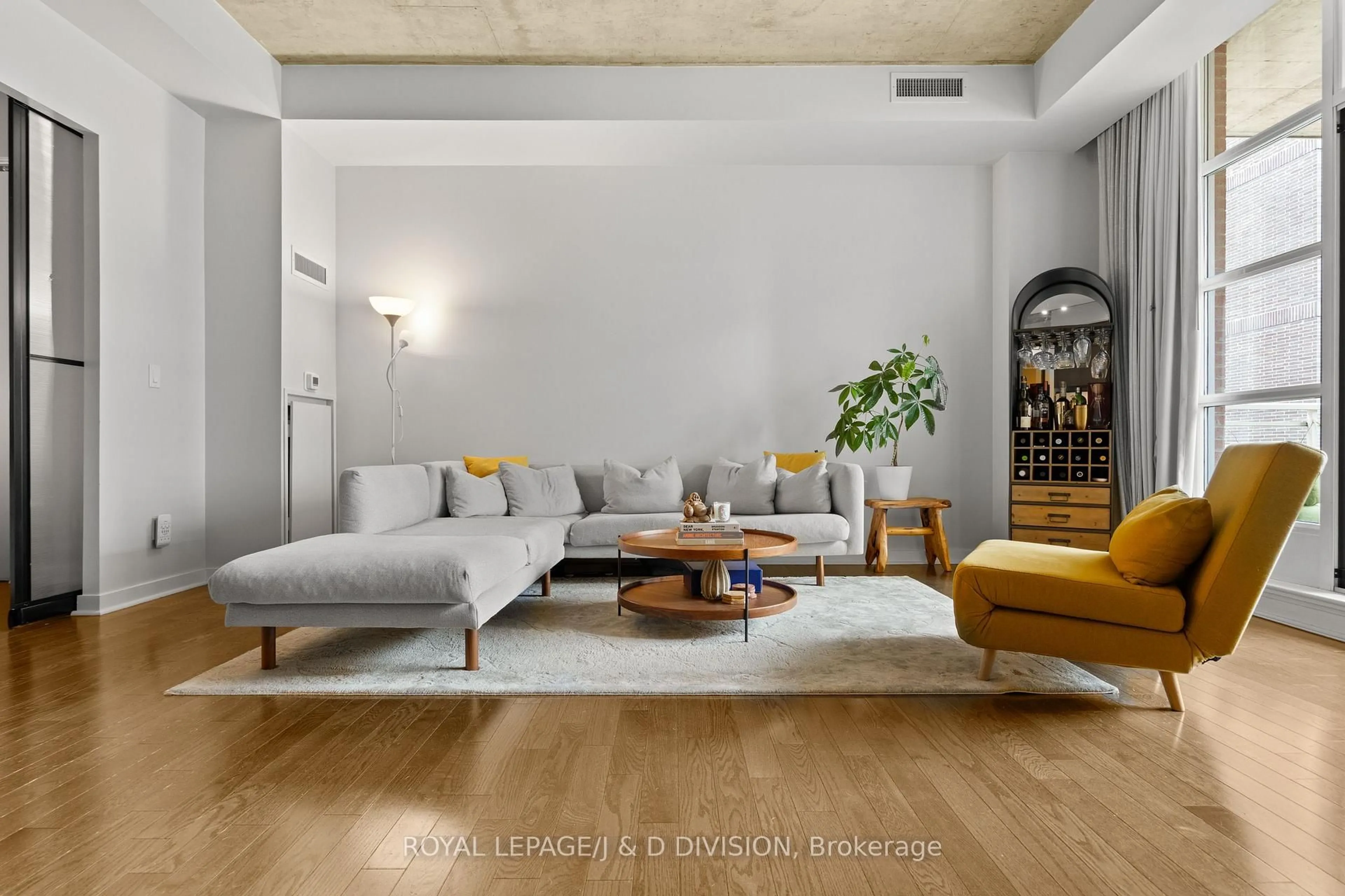 Living room with furniture, unknown for 19 Brant St #508, Toronto Ontario M5V 2L2