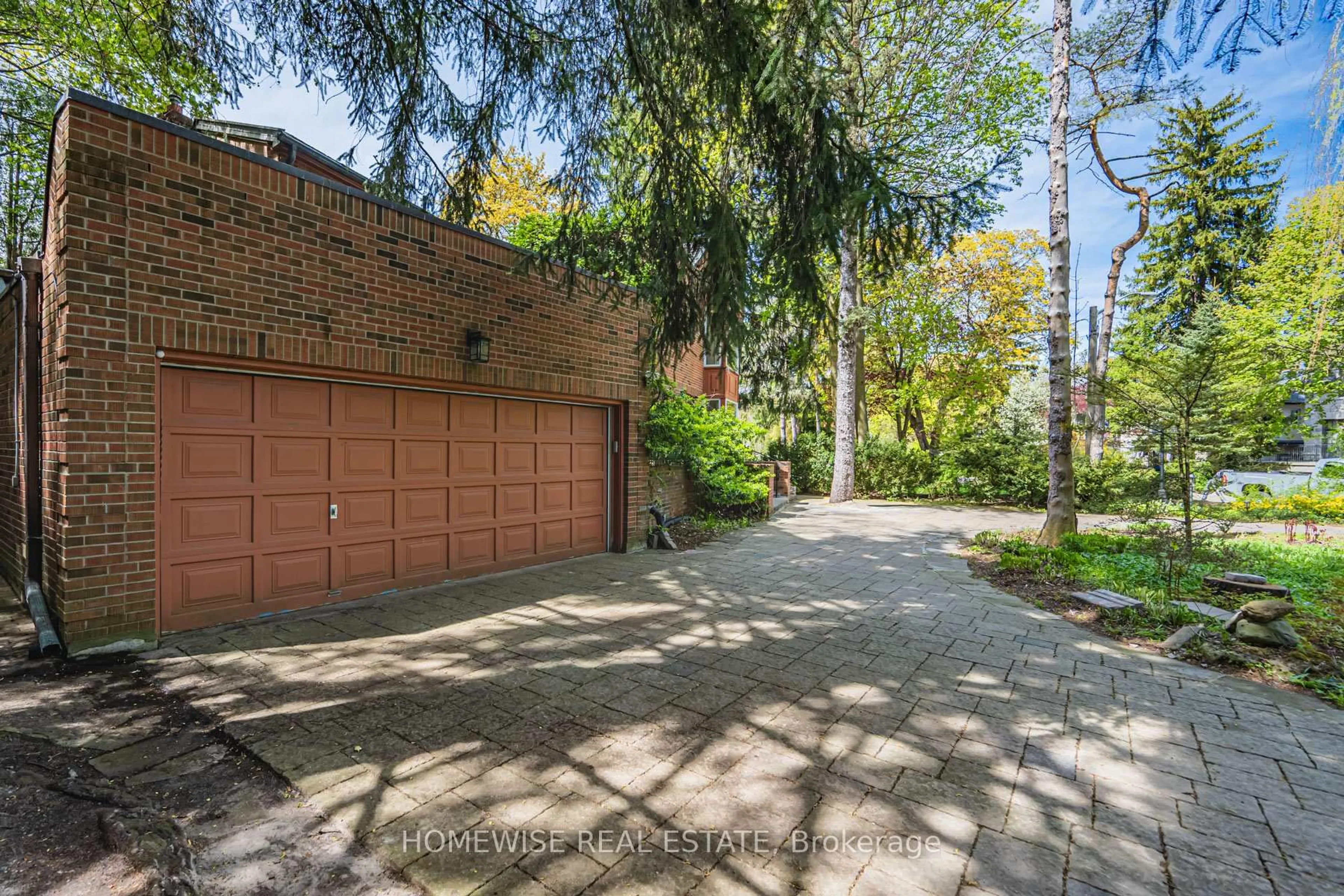 Unknown for 40 Donino Ave, Toronto Ontario M4N 2W7