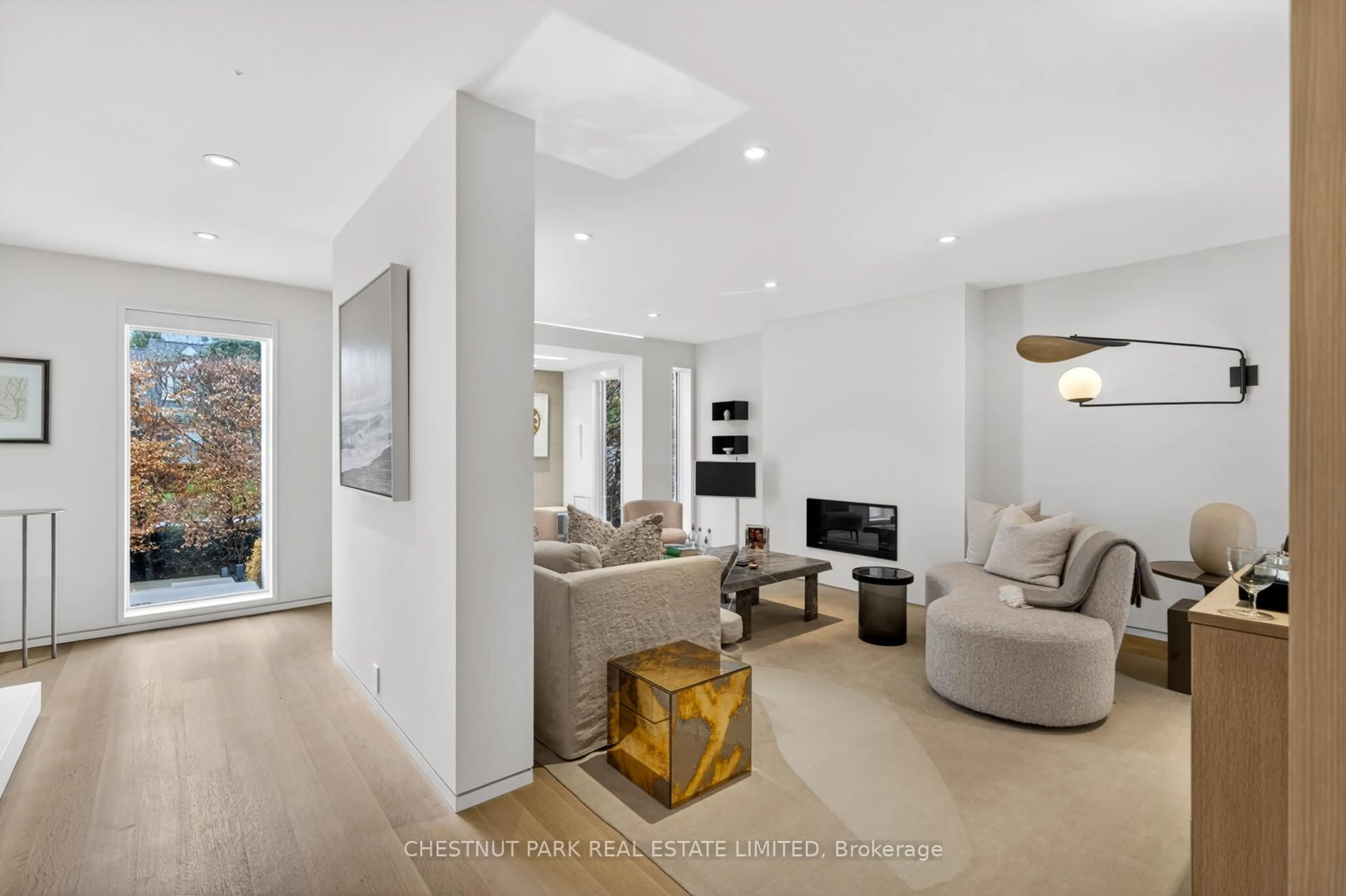 Living room with furniture, unknown for 5 Edgecombe Ave, Toronto Ontario M5N 2X1