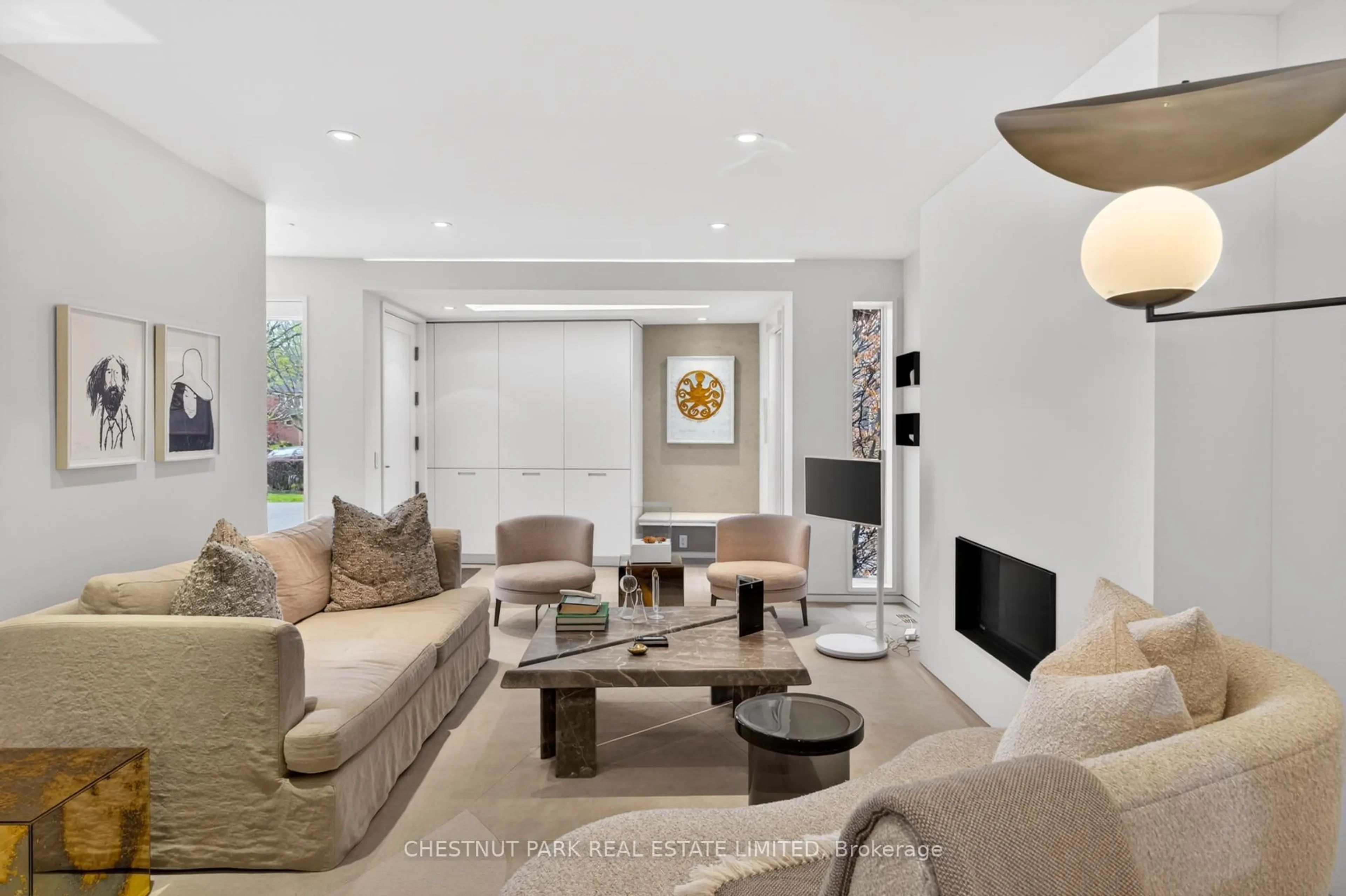 Living room with furniture, unknown for 5 Edgecombe Ave, Toronto Ontario M5N 2X1