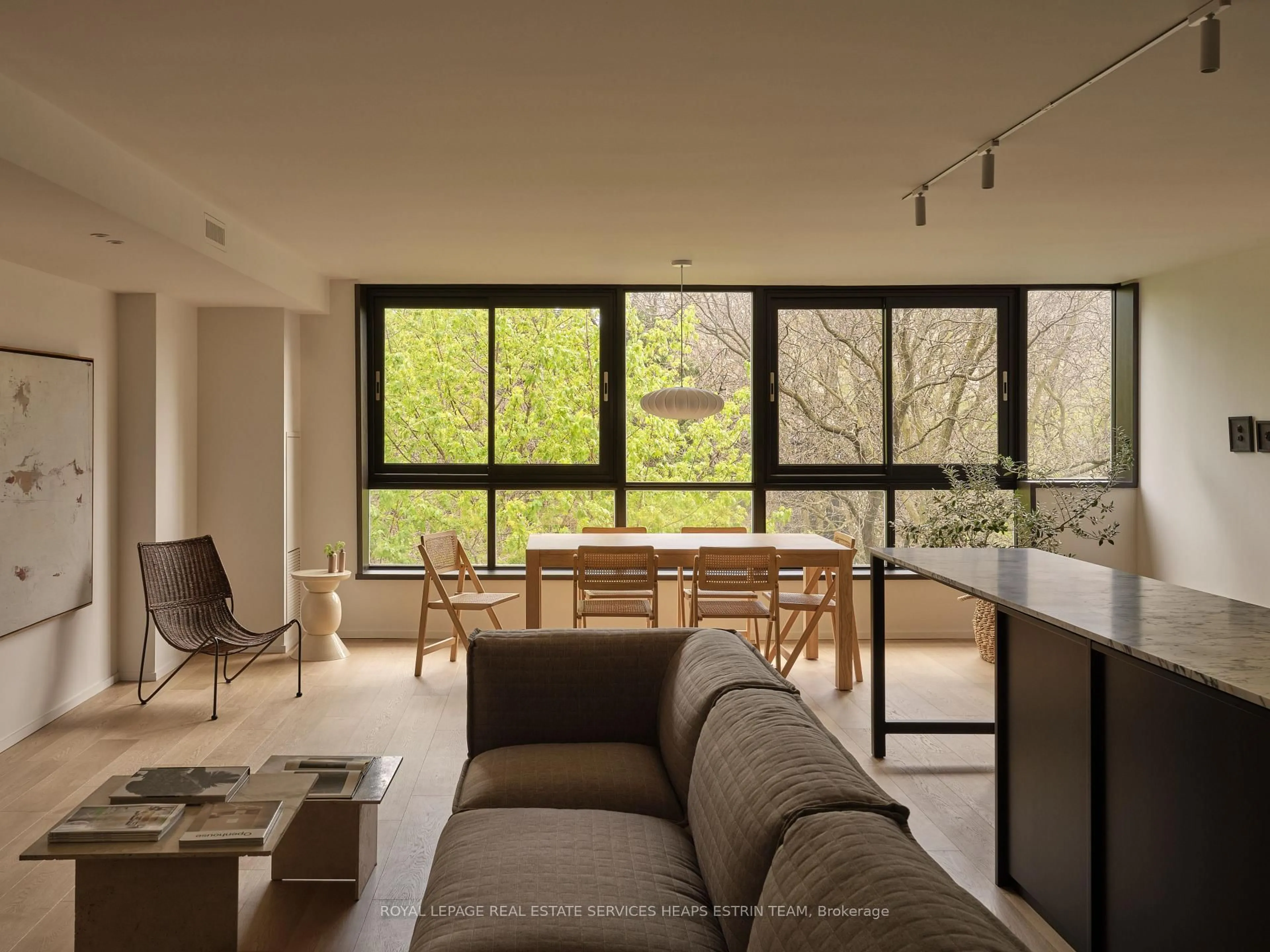 Living room with furniture, unknown for 225 Davenport Rd #514, Toronto Ontario M5R 3R2