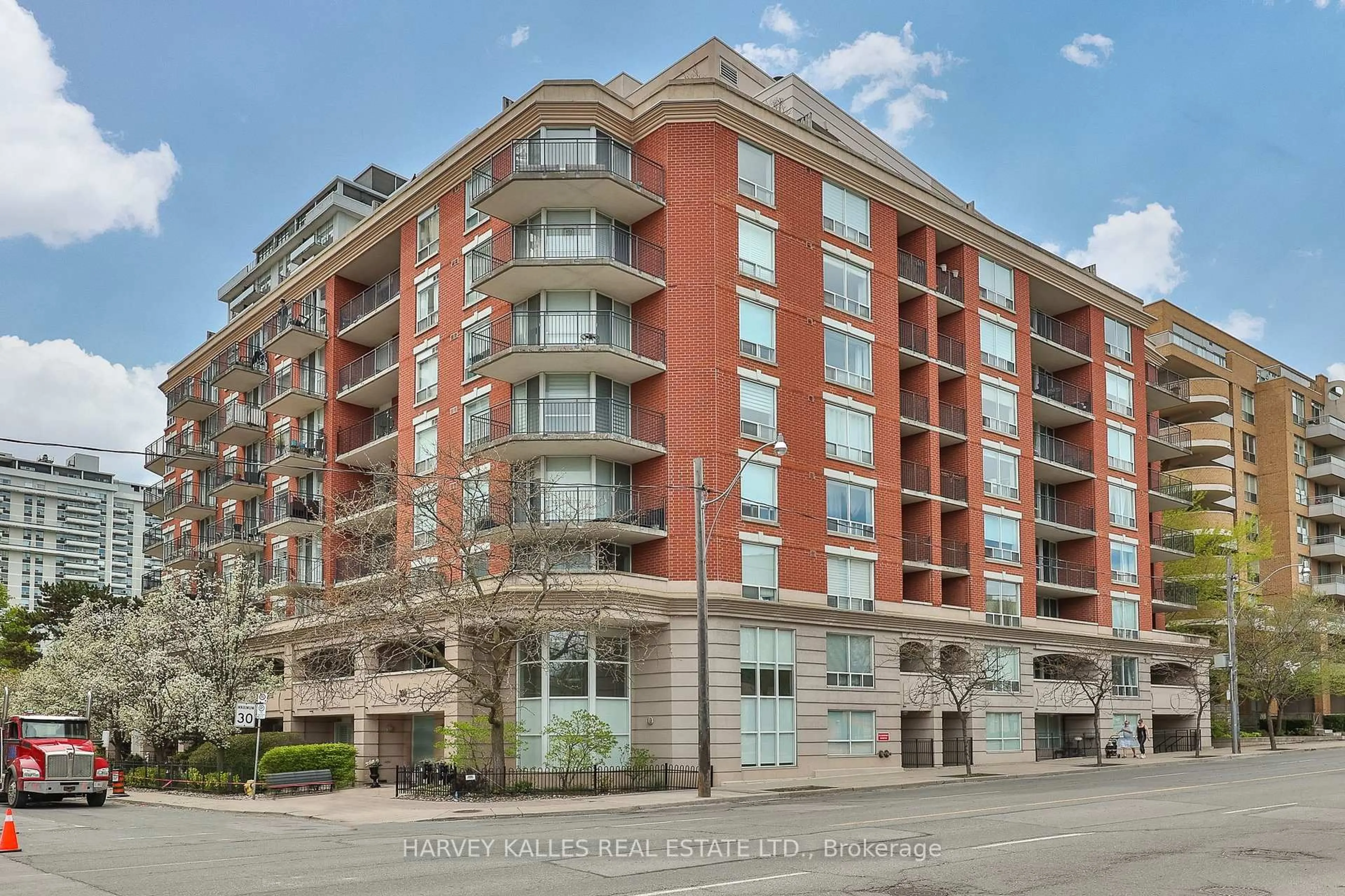 Unknown for 300 Balliol St #612, Toronto Ontario M4S 2G6