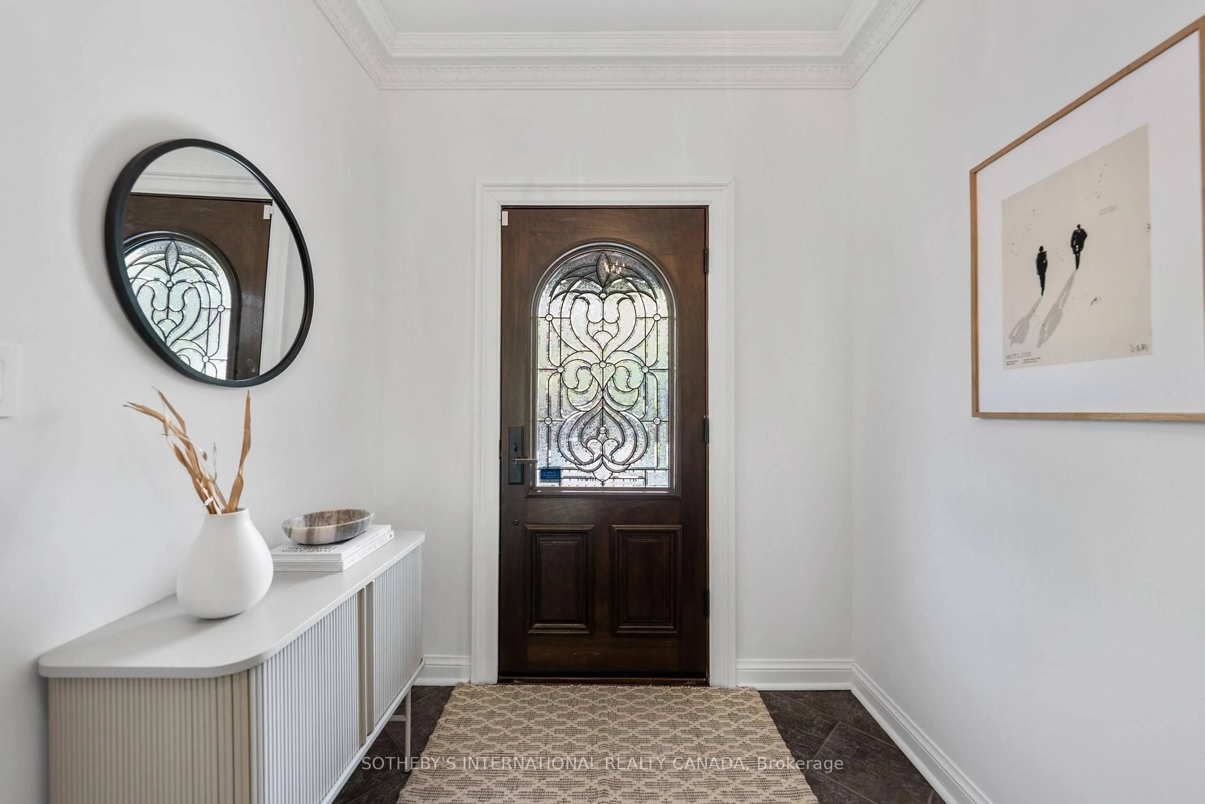 Indoor entryway for 34 Belsize Dr, Toronto Ontario M4S 1L4